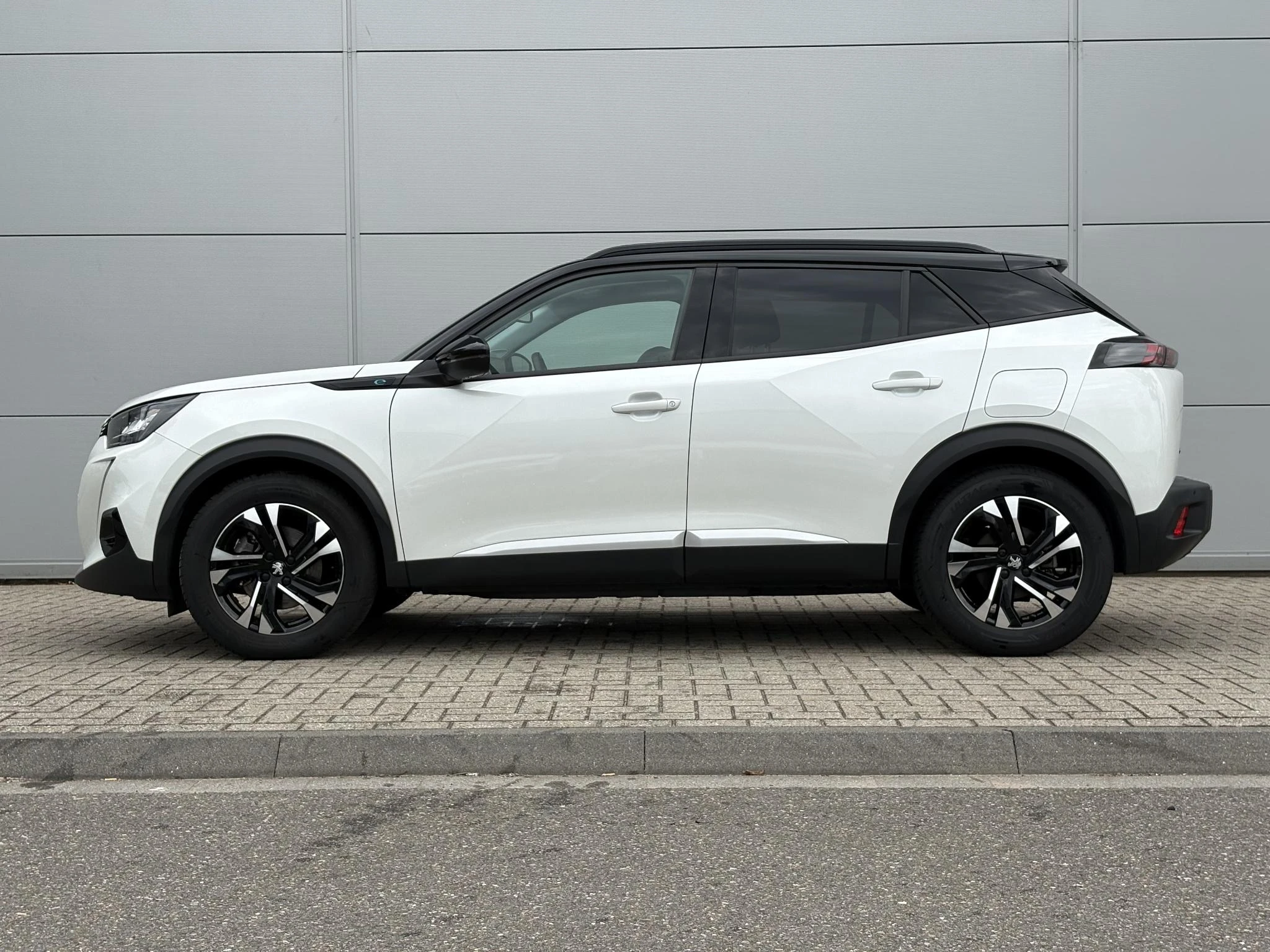 Peugeot e-2008 EV Allure Pack 50 kWh