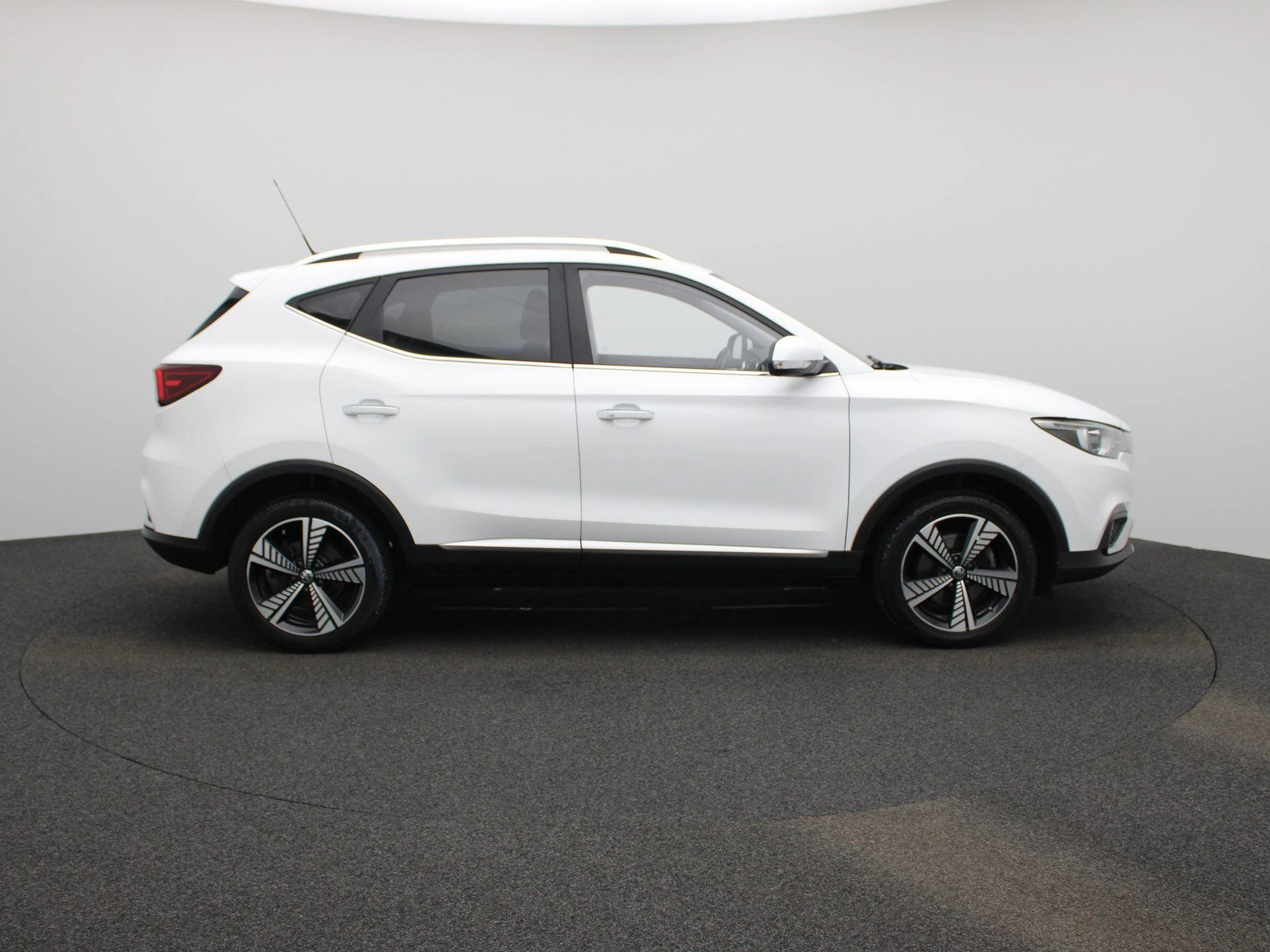 MG-ZS EV-image-5