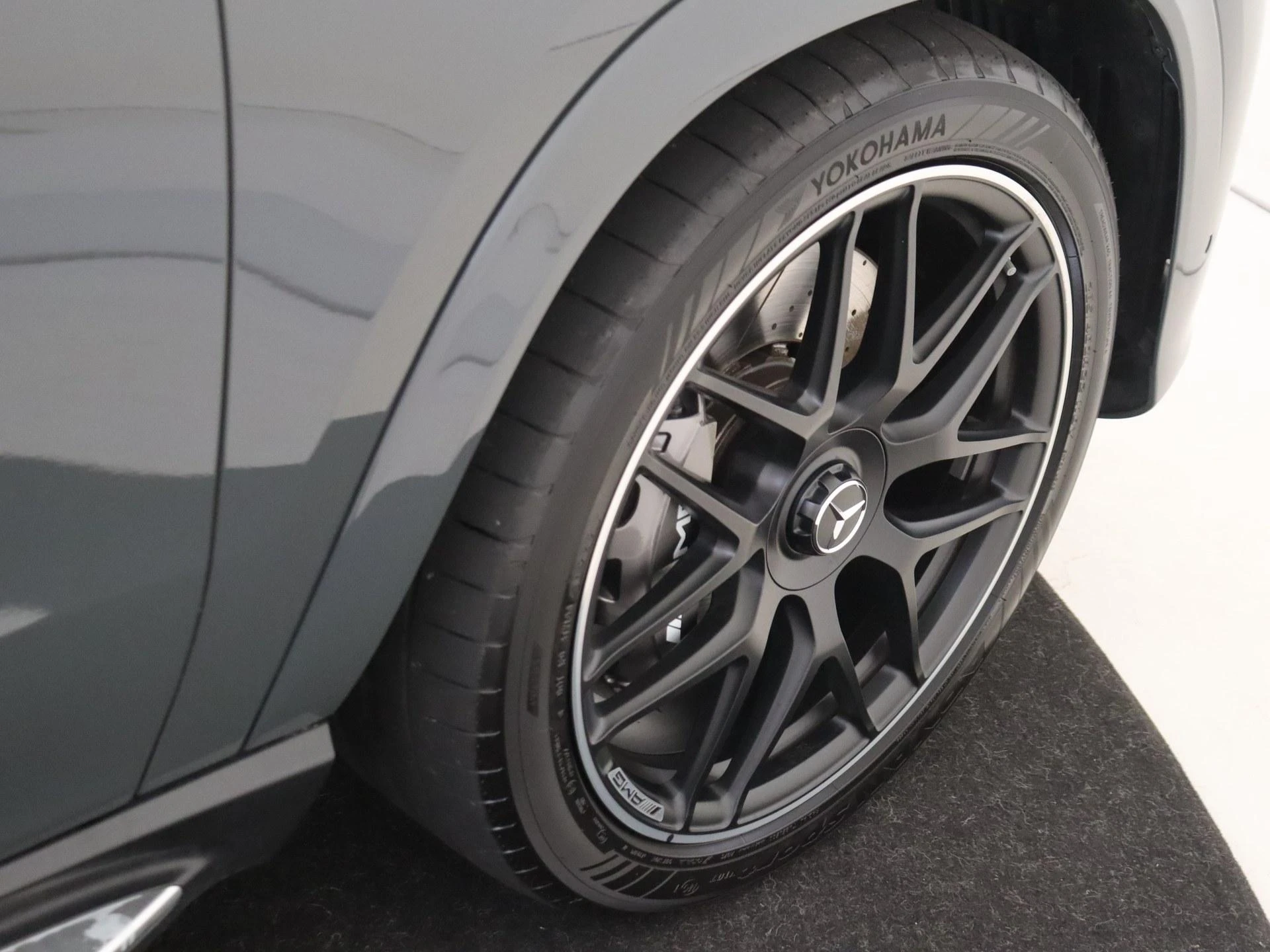 Mercedes-Benz-GLE-image-8