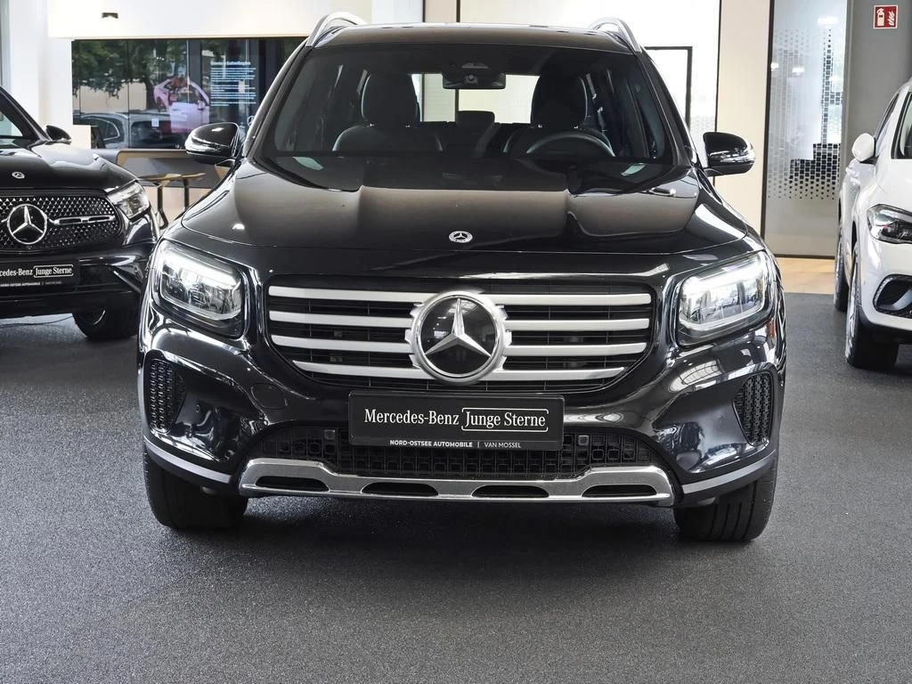 Mercedes-Benz-GLB 200 d-image-3