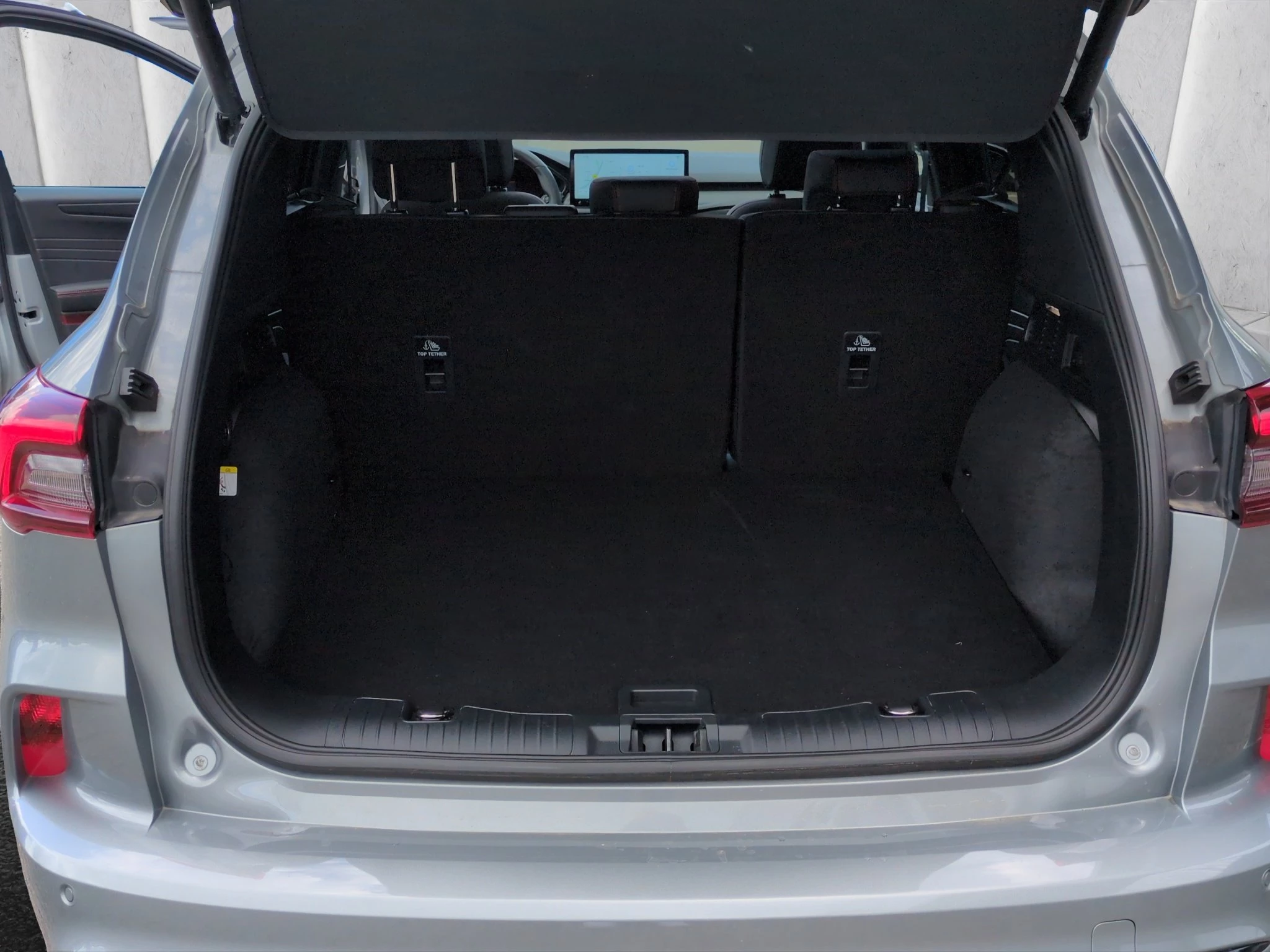 Ford Kuga ST-Line X Aut.*PANO*AHK*360GRAD*LED-MATRIX*NAVI*GRA*WINTER-PKT..