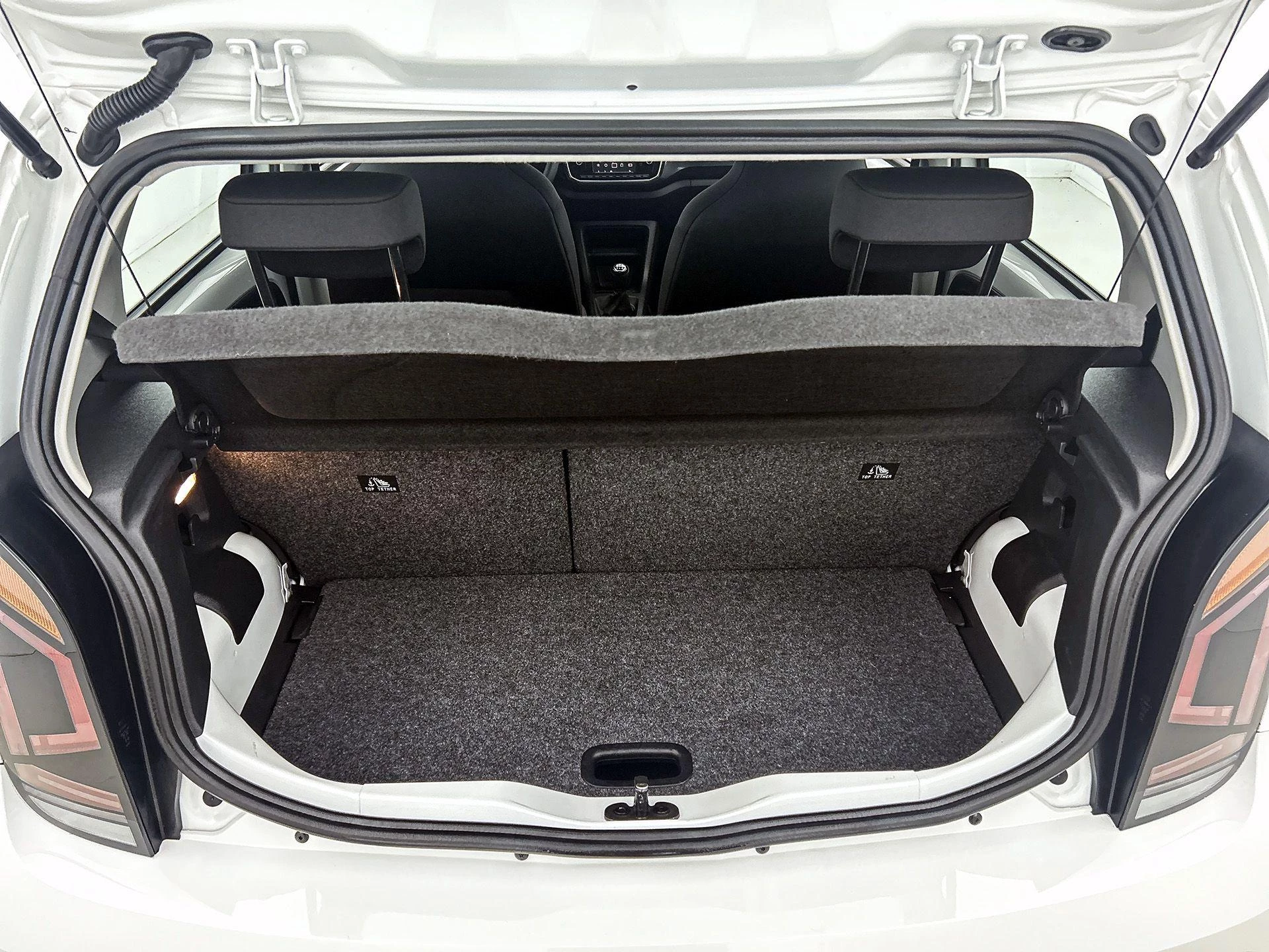 Volkswagen-up!-image-21