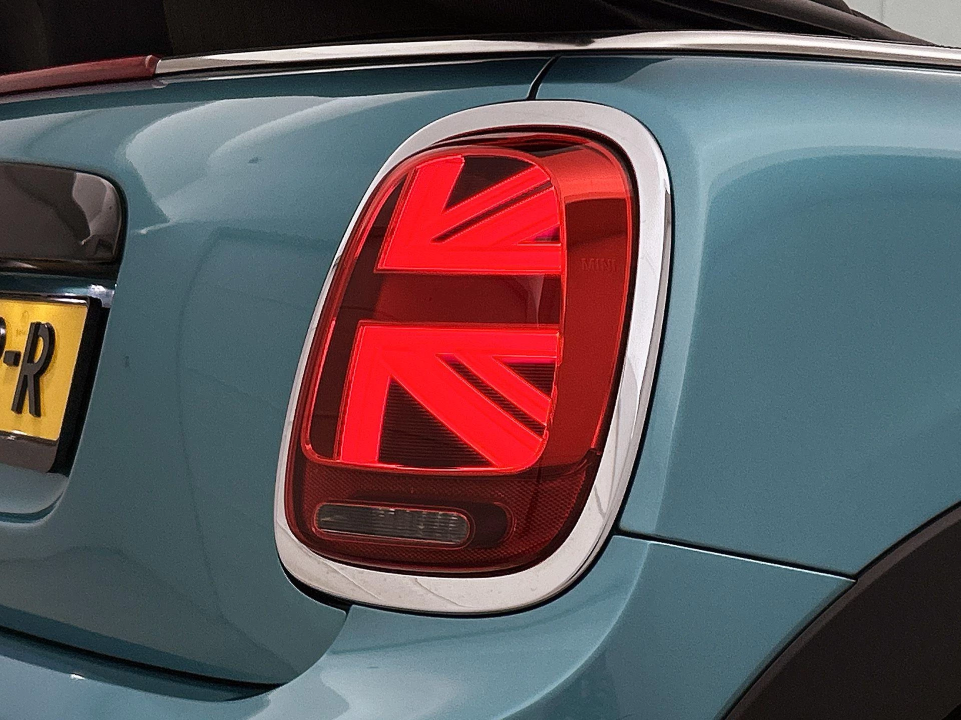 MINI-Cooper S Cabrio-image-29