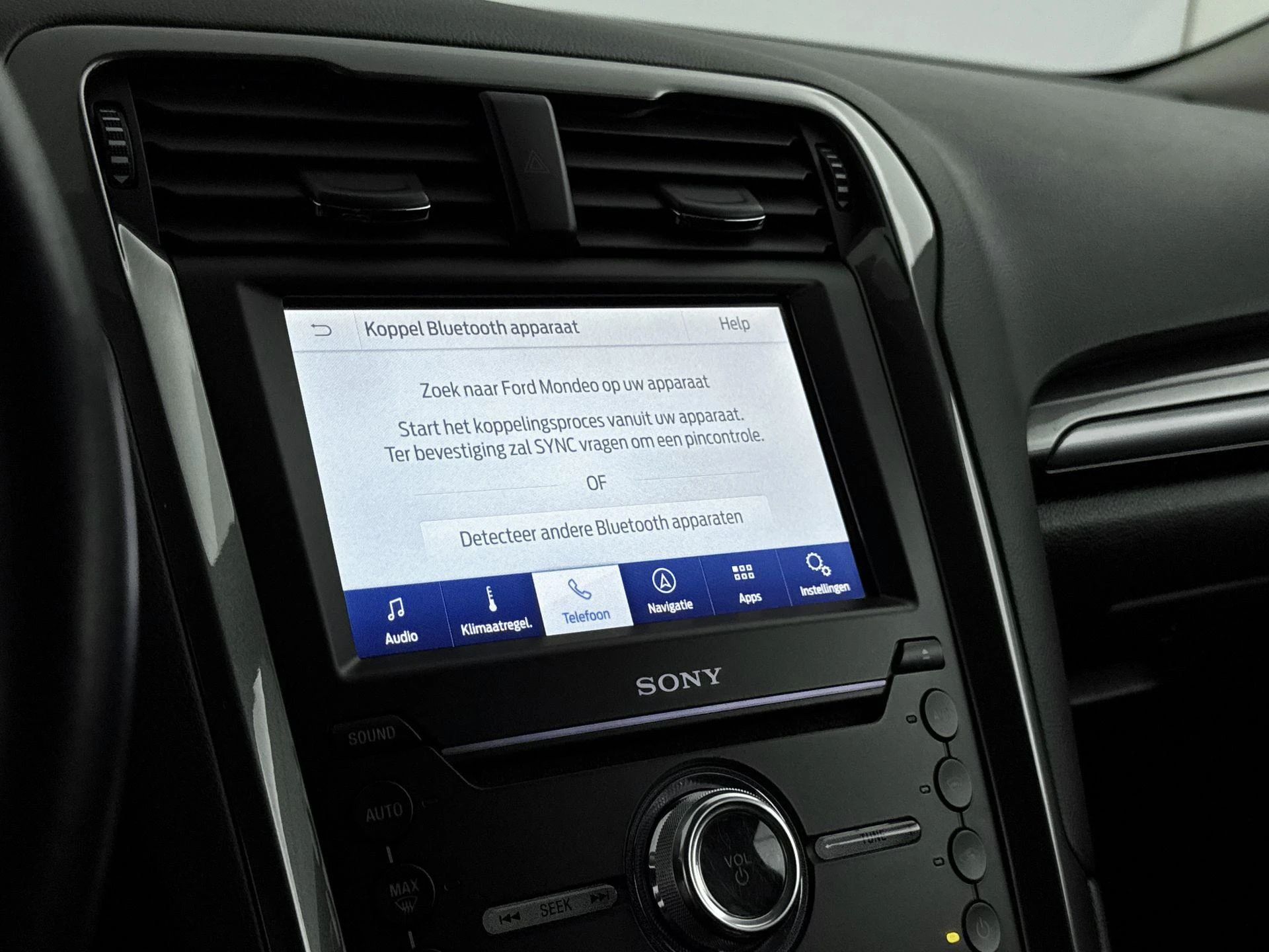Ford-Mondeo-image-11