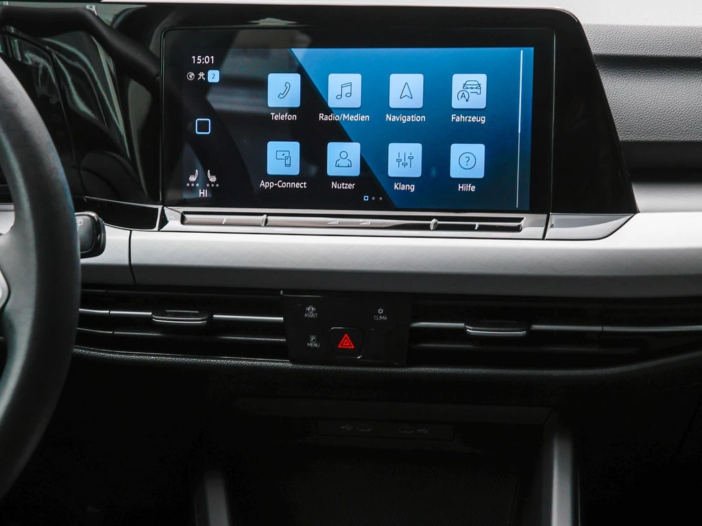 Volkswagen Golf VIII 1.5 eTSI DSG Life Navi/SHZ/LED