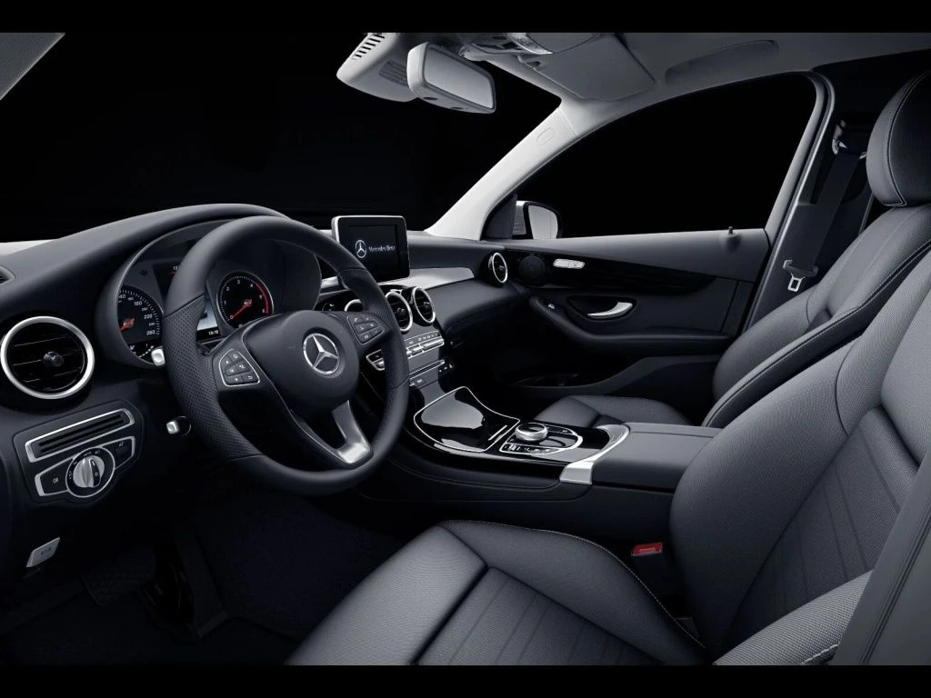Mercedes-Benz-GLC 220 d-image-8