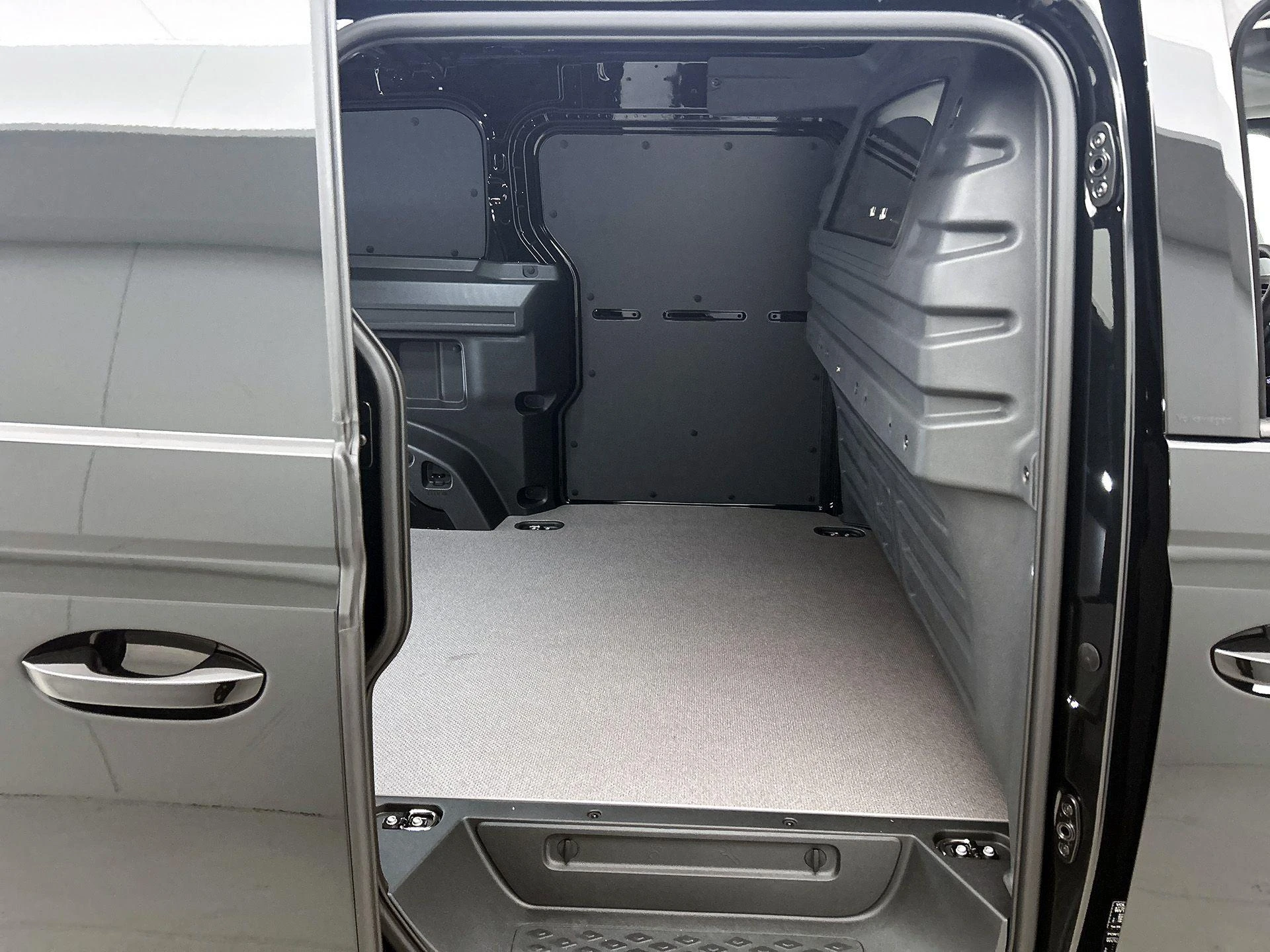 Volkswagen-ID. Buzz Cargo-image-27