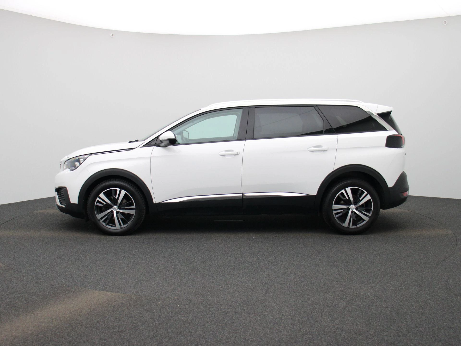 Peugeot-5008-image-2