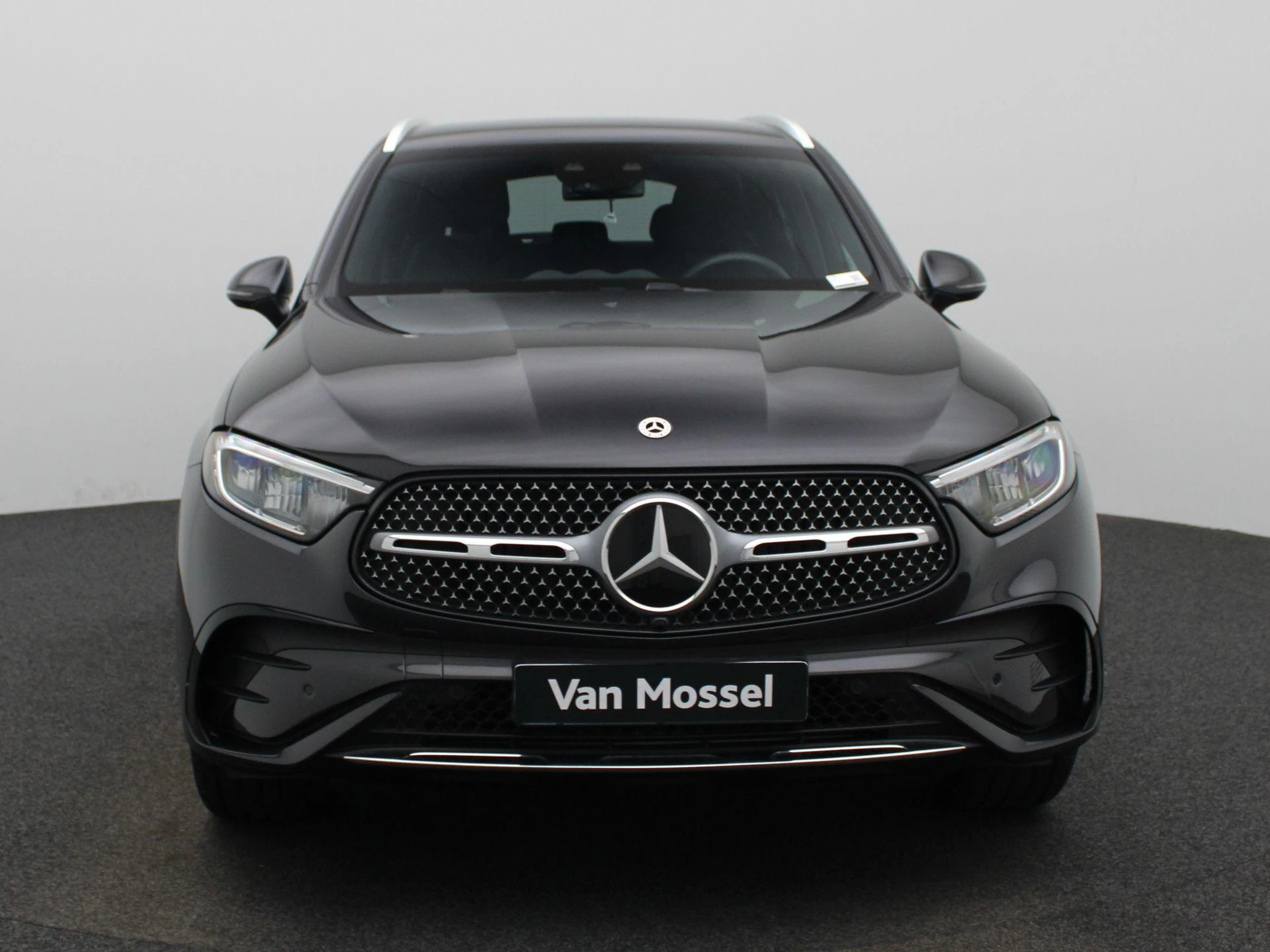 Mercedes-Benz-GLC-image-2
