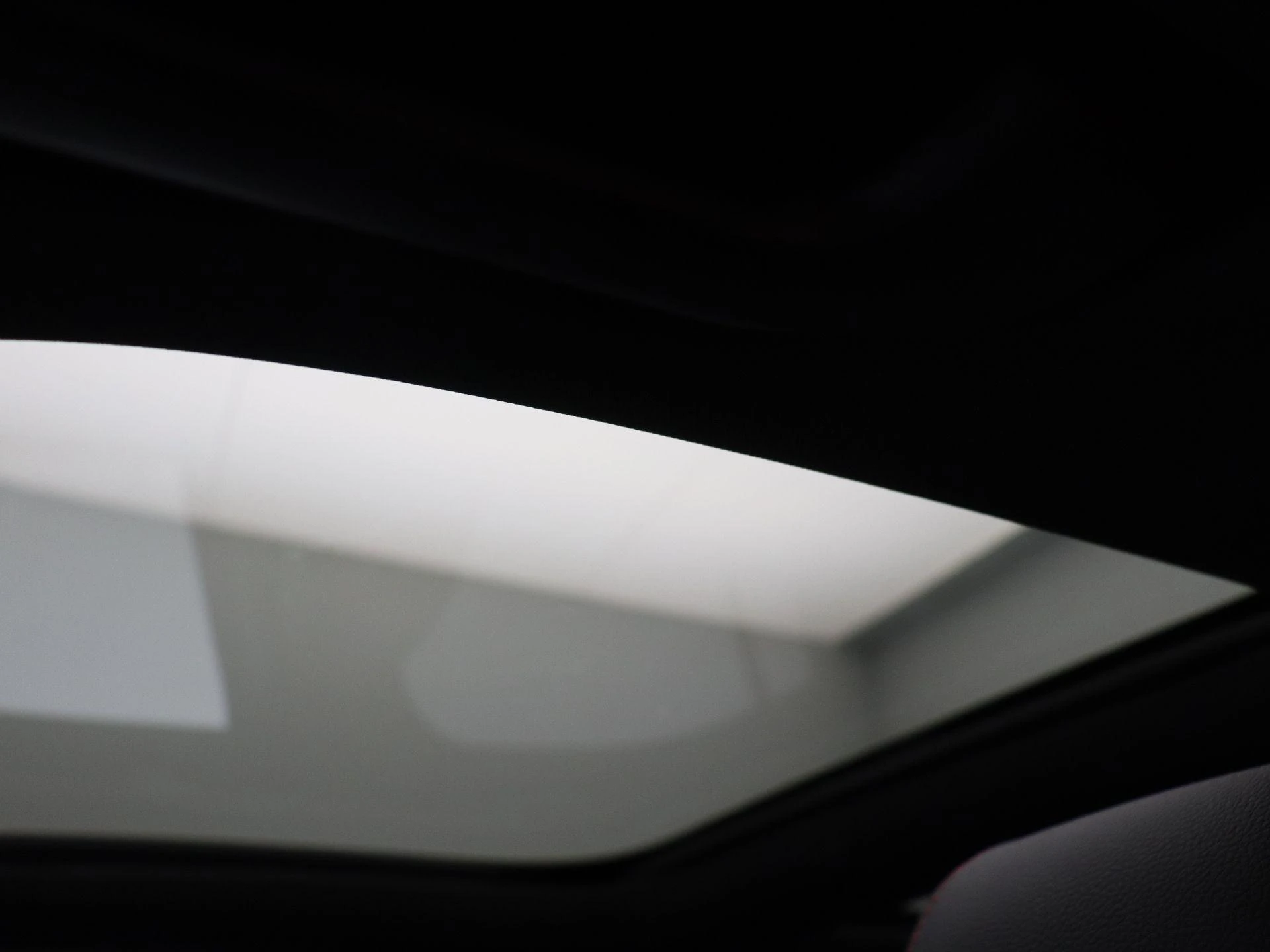 Mercedes-Benz-EQA-image-10