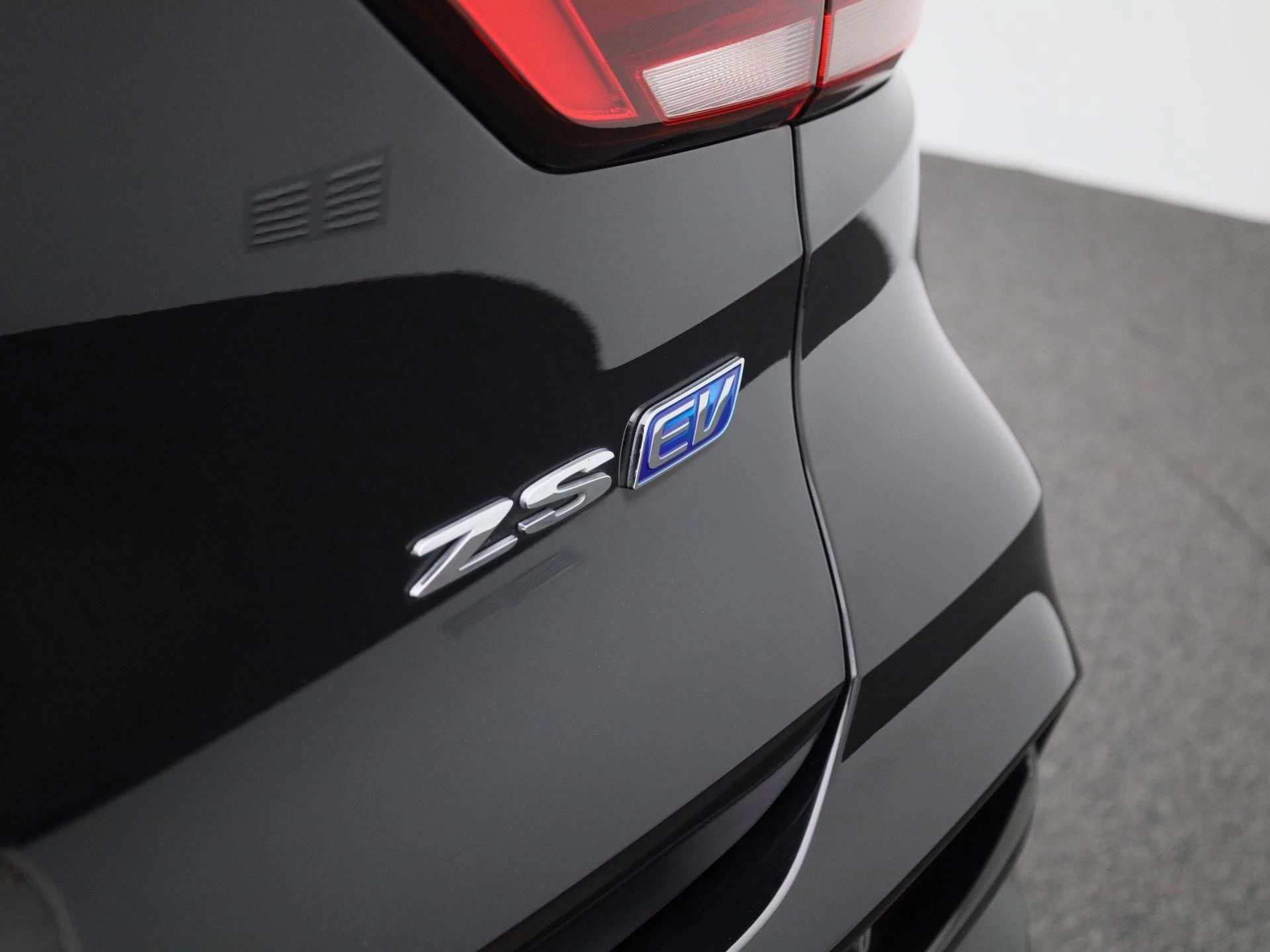 MG-ZS EV-image-27