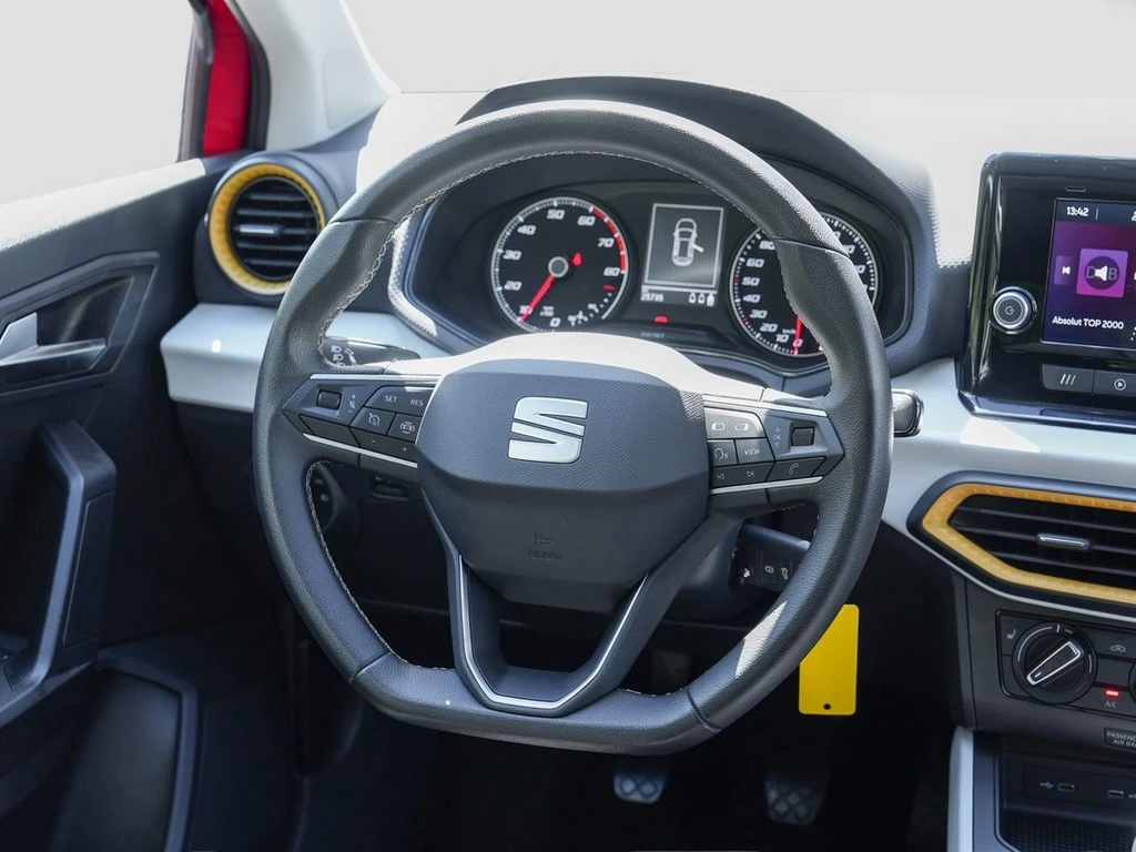 SEAT-Arona-image-13