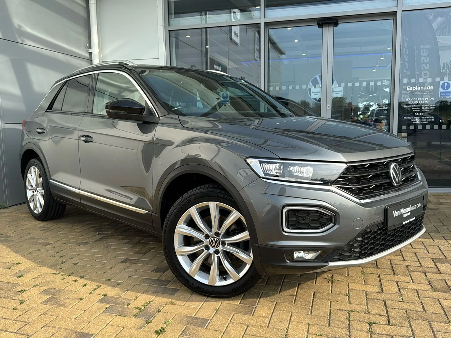 Volkswagen-T-Roc-image-0