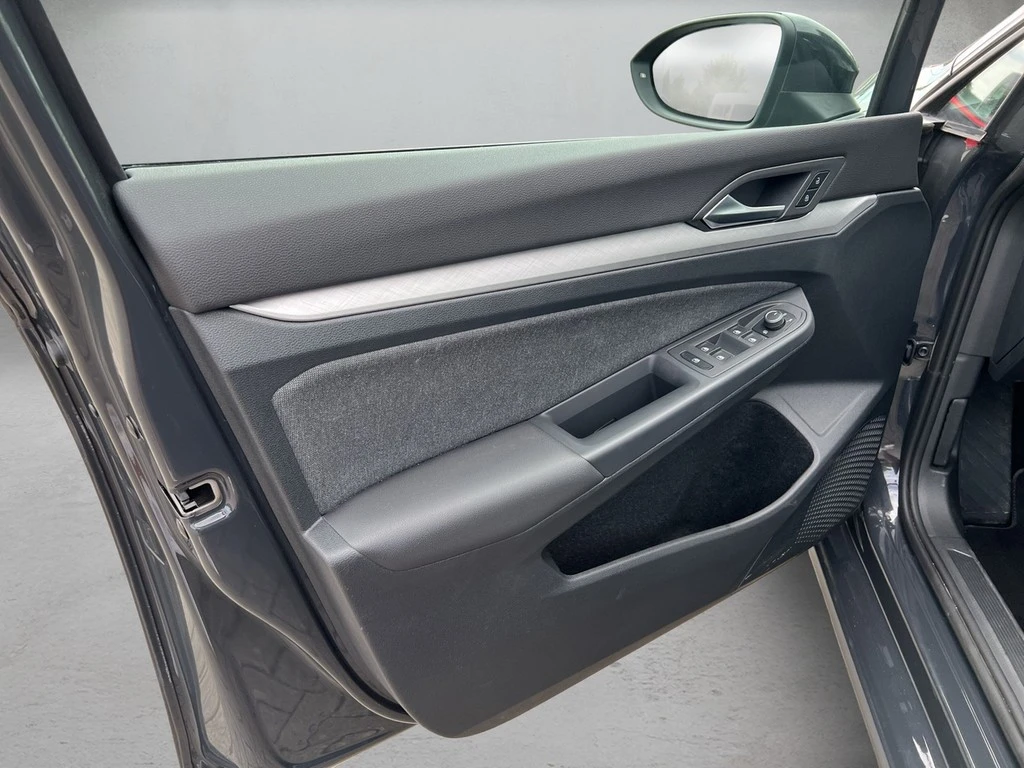 Volkswagen Golf VIII Variant 1.0 TSI Life *Navi*APP*