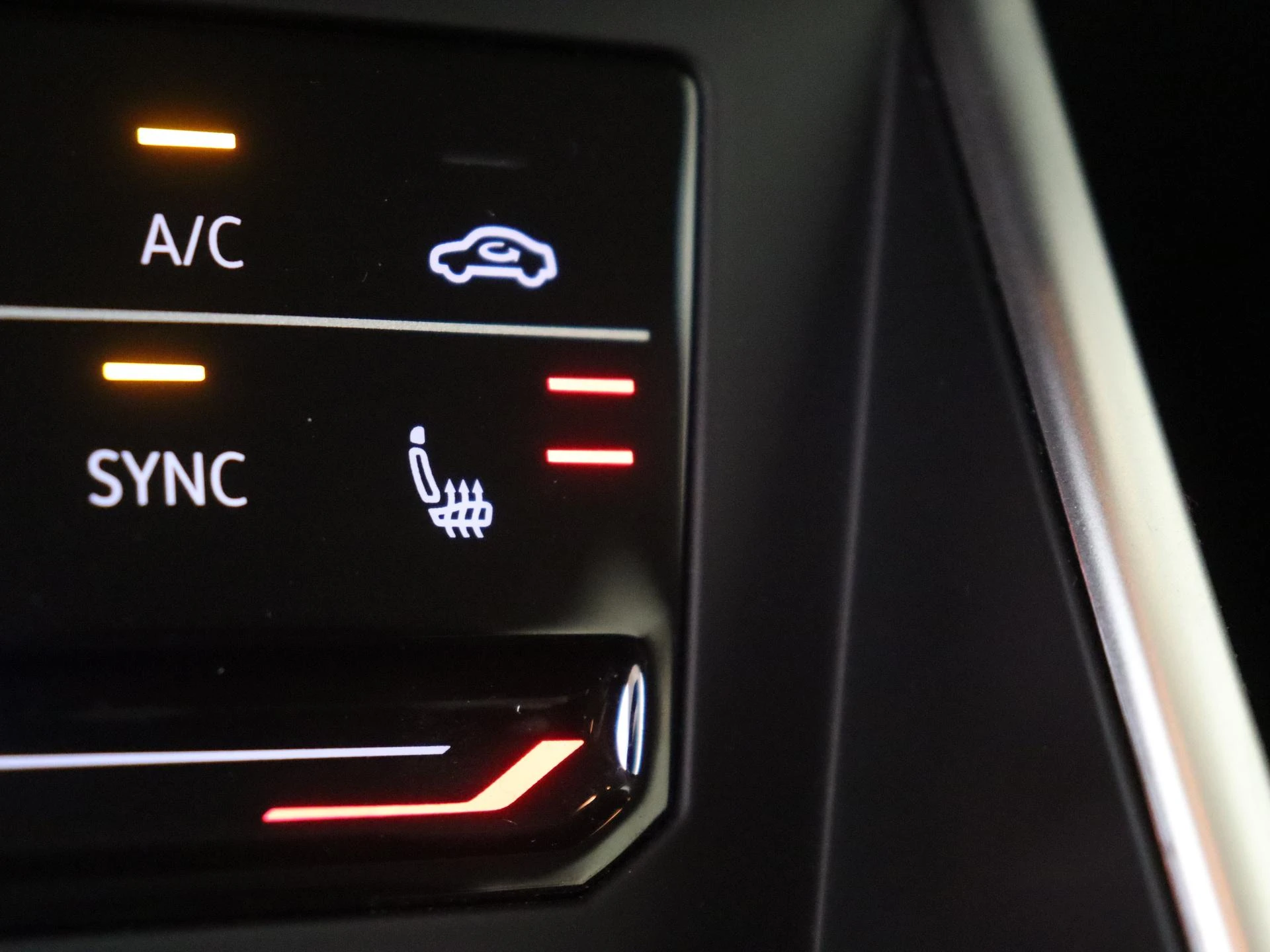 Volkswagen-Polo-image-23