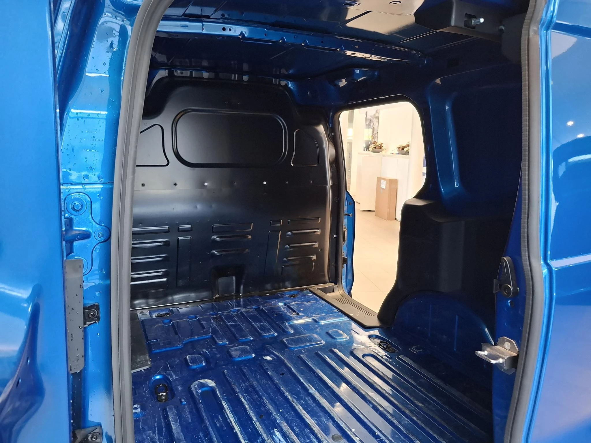 Ford-Transit Courier-image-9