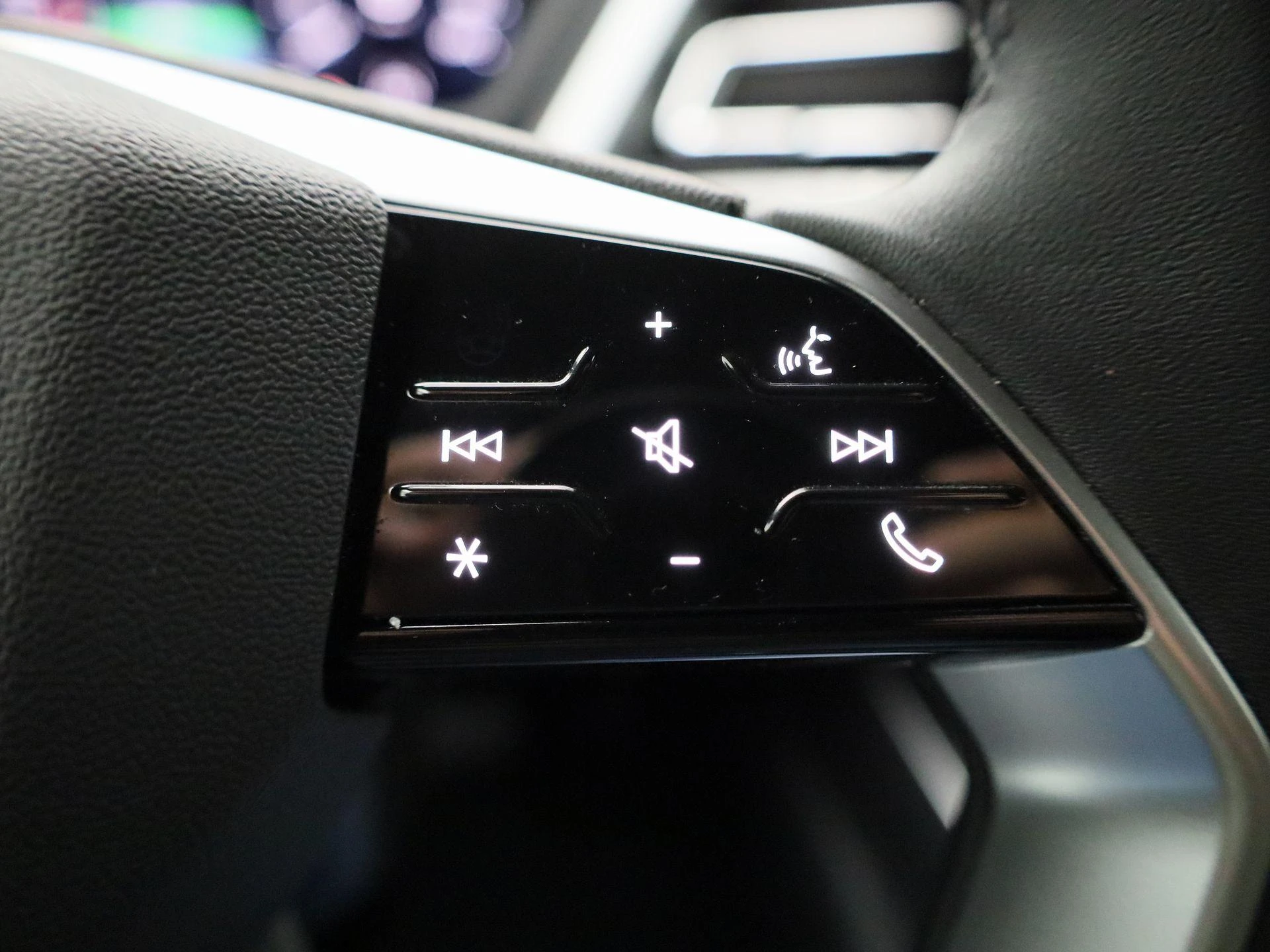 Audi-Q4 e-tron-image-15