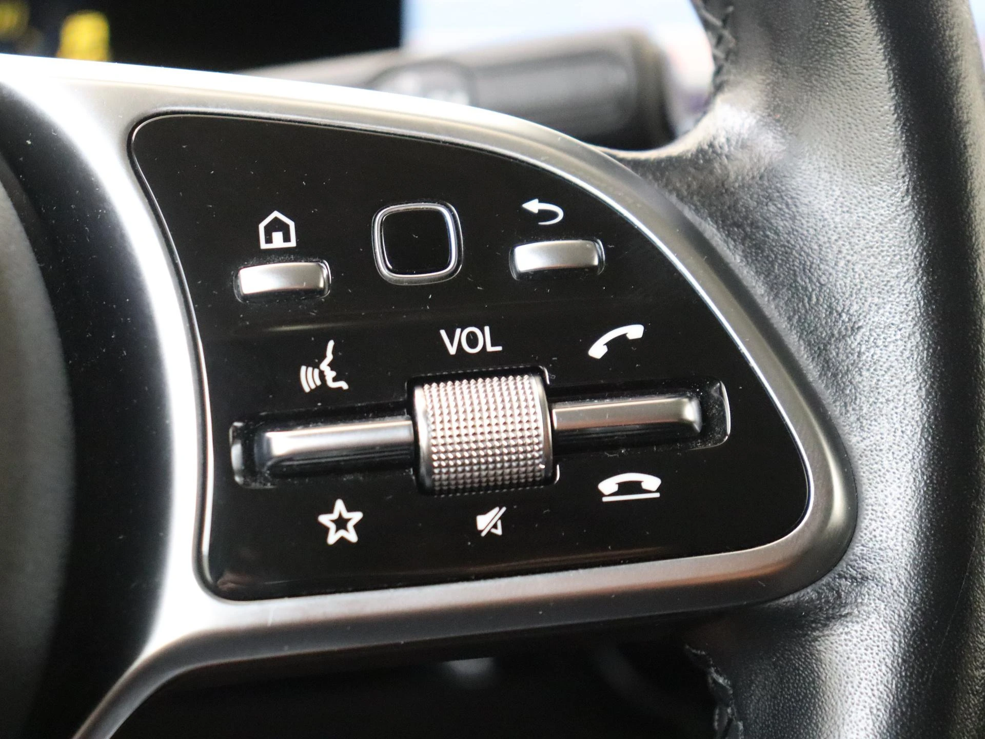 Mercedes-Benz-B-Klasse-image-14