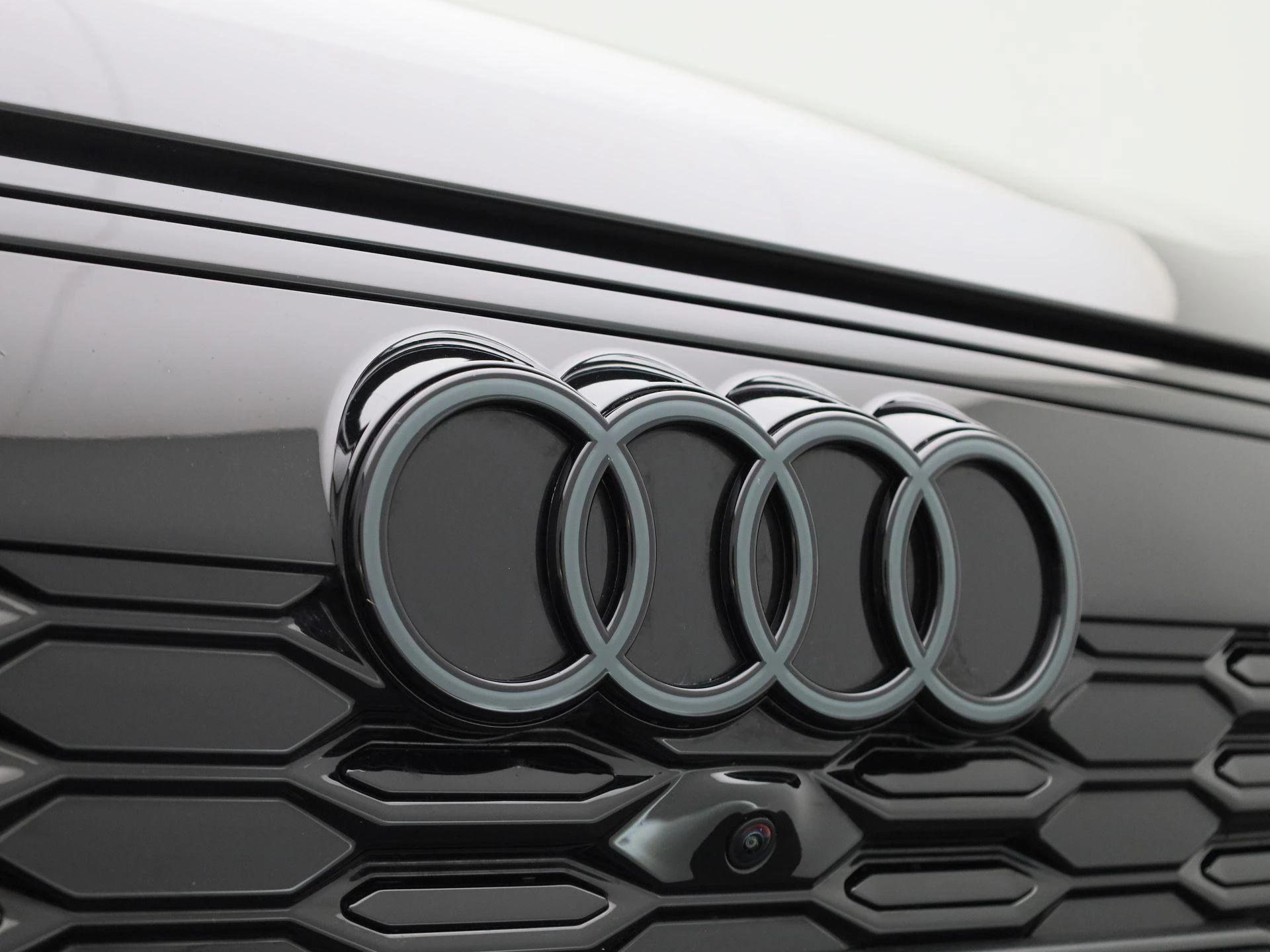 Audi-Q6 e-tron-image-50