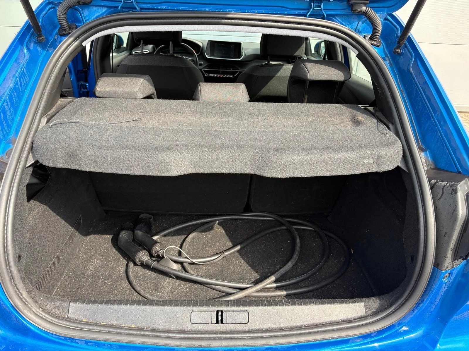 Peugeot-e-208-image-17