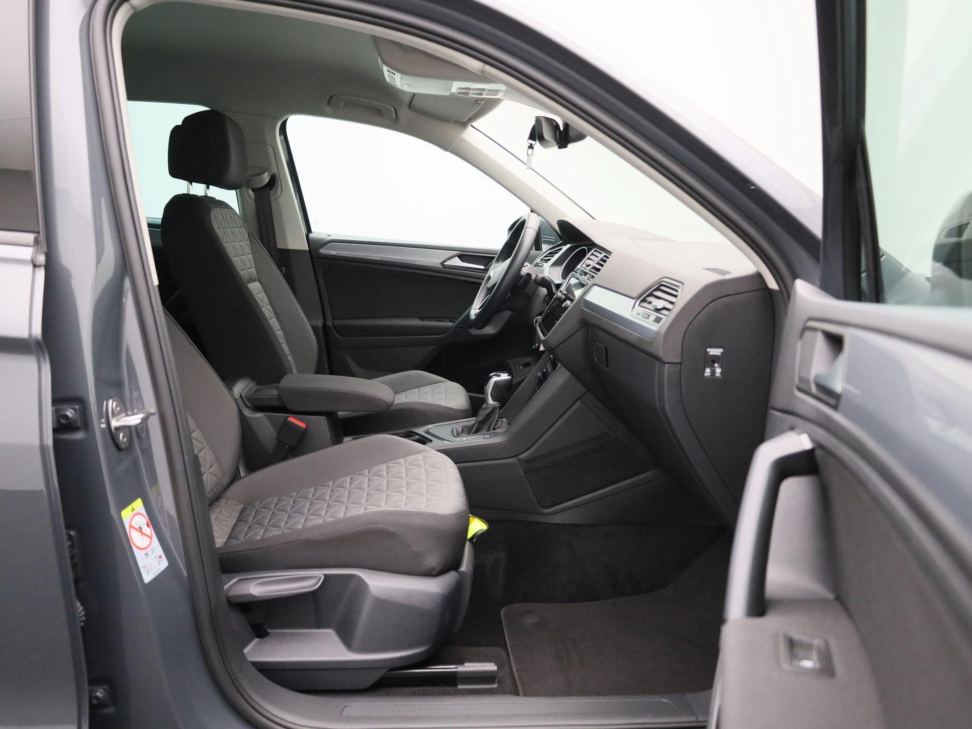 Volkswagen-Tiguan-image-37