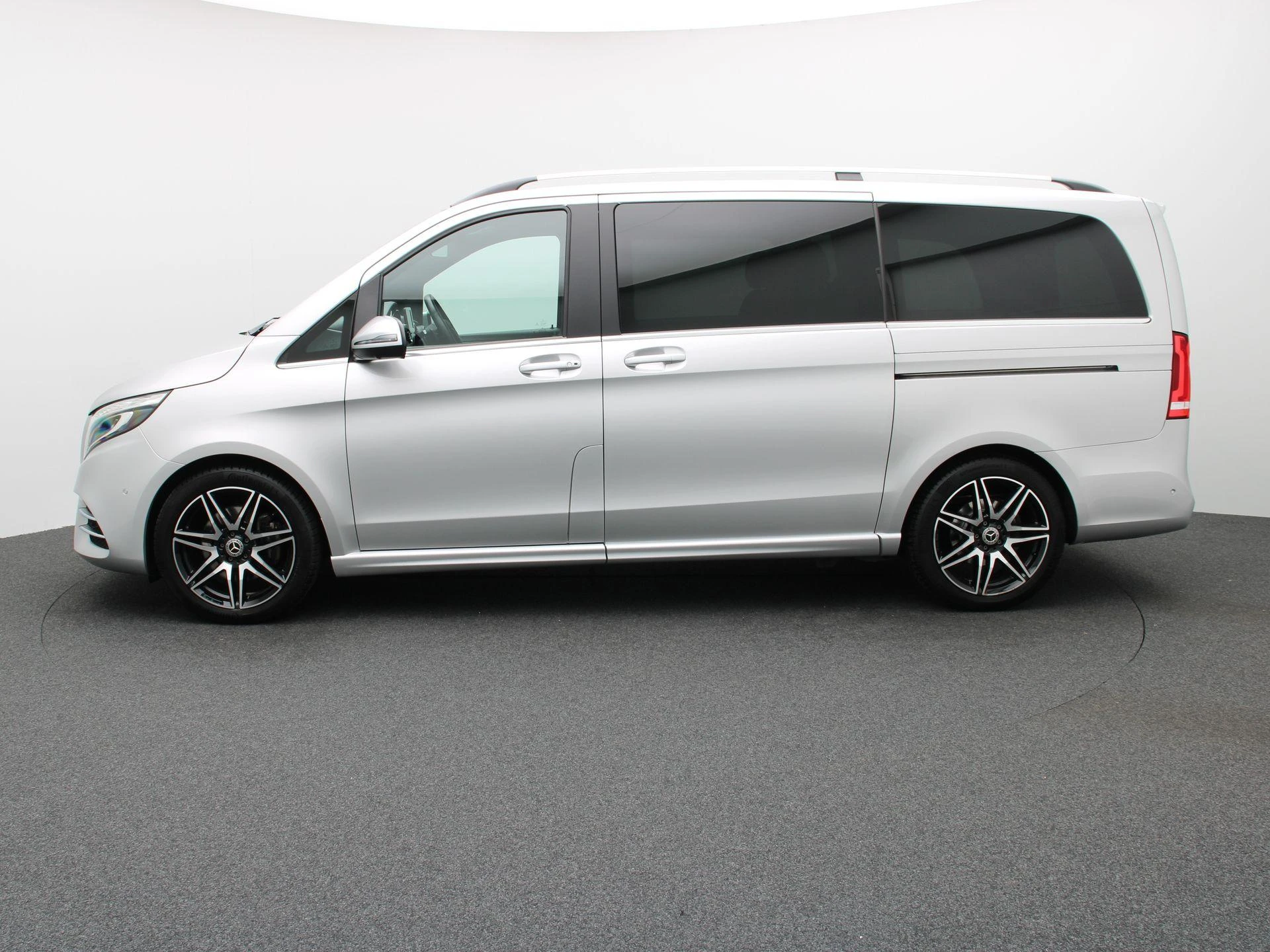 Mercedes-Benz-Classe V-image-3