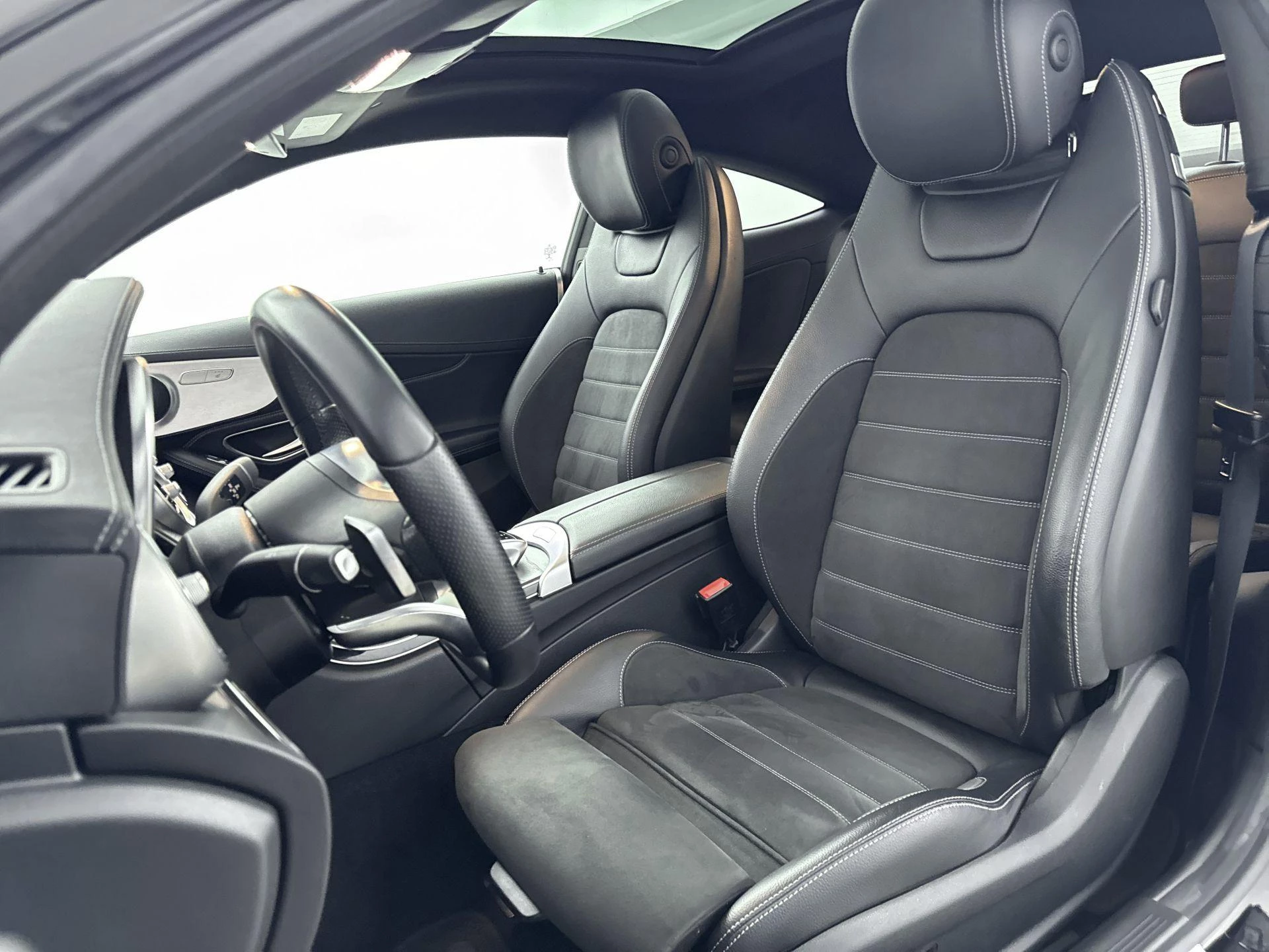 Mercedes-Benz-C-Klasse-image-23