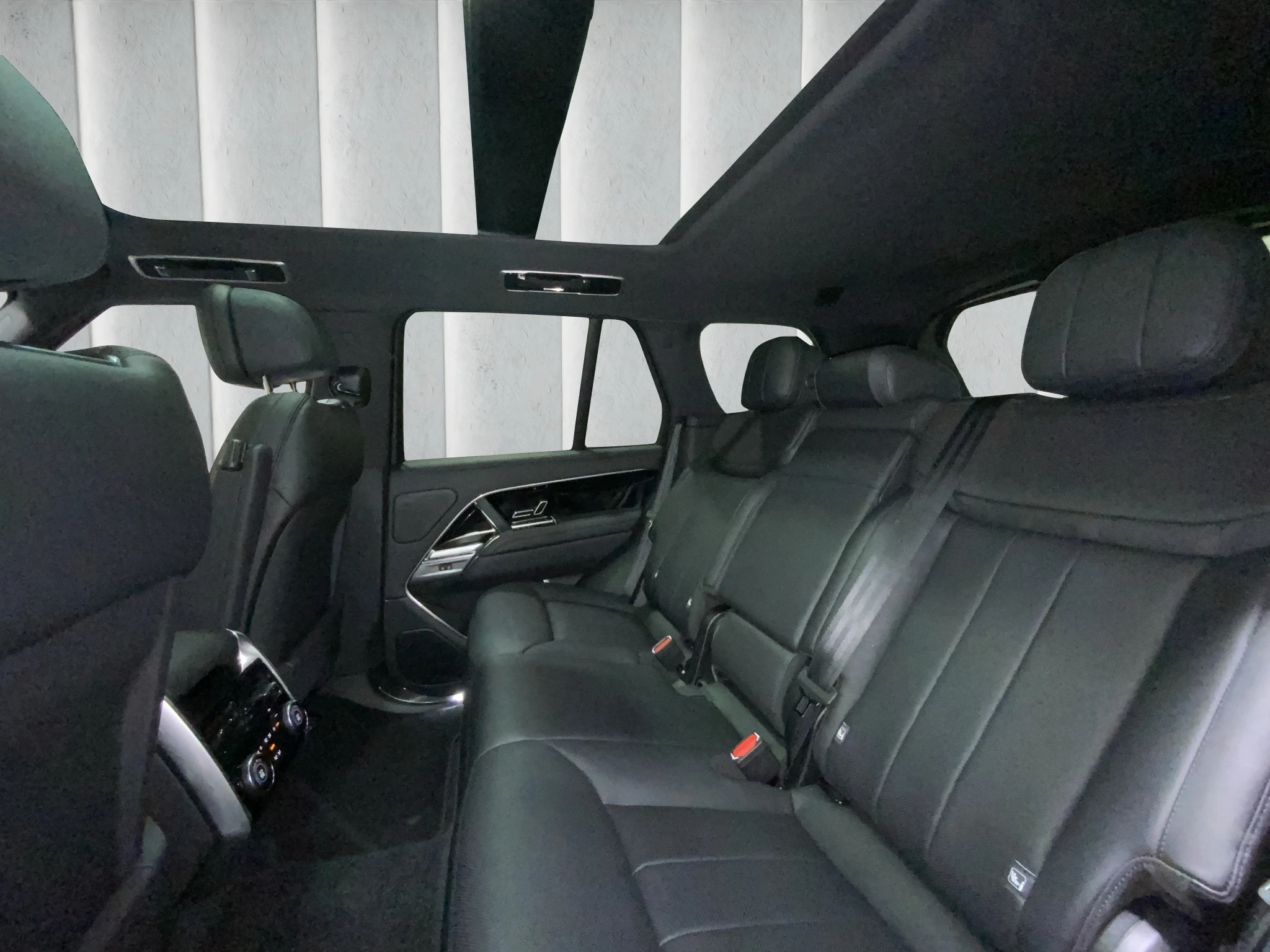 Land Rover-Range Rover-image-7