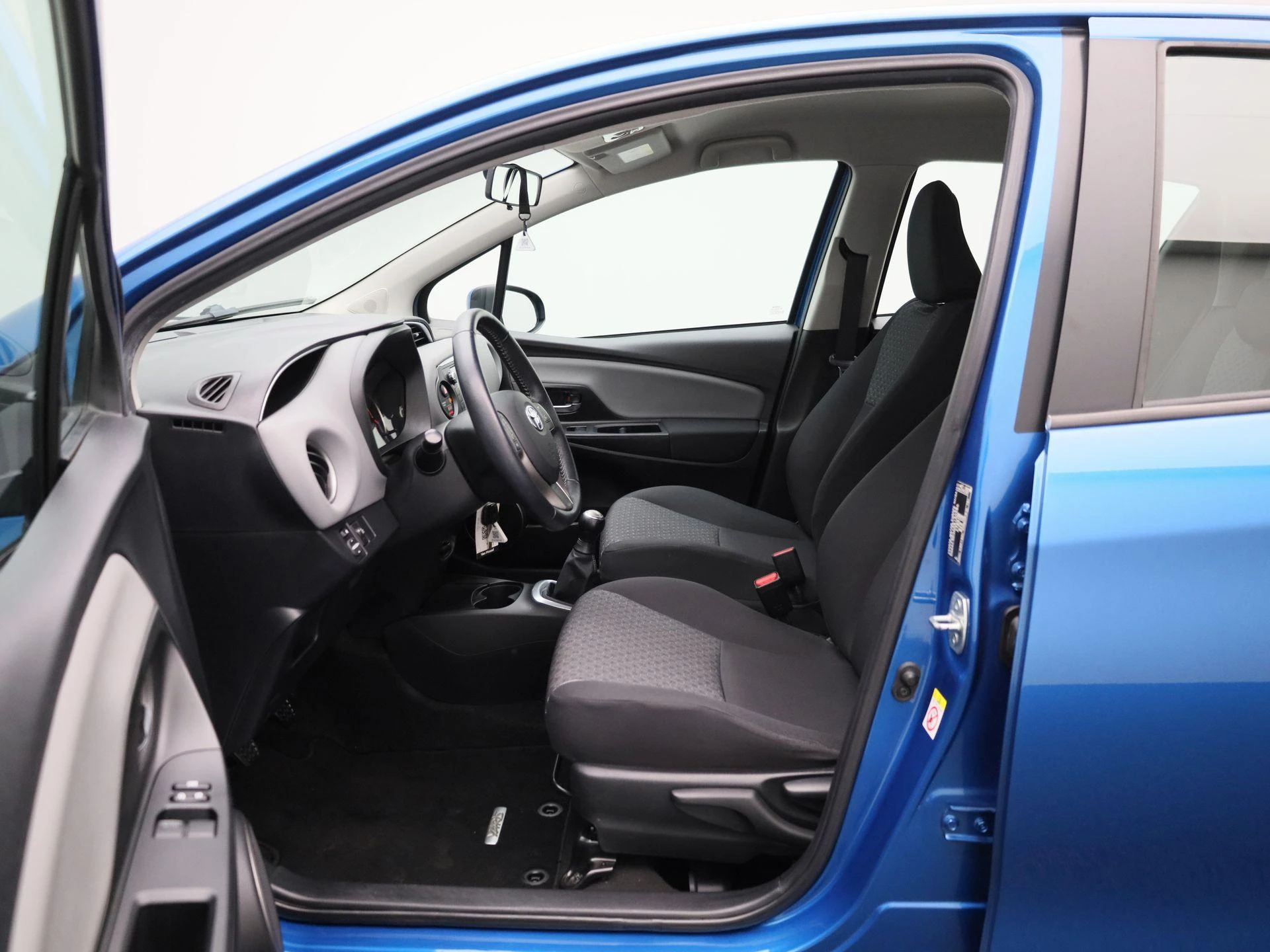 Toyota-Yaris-image-8