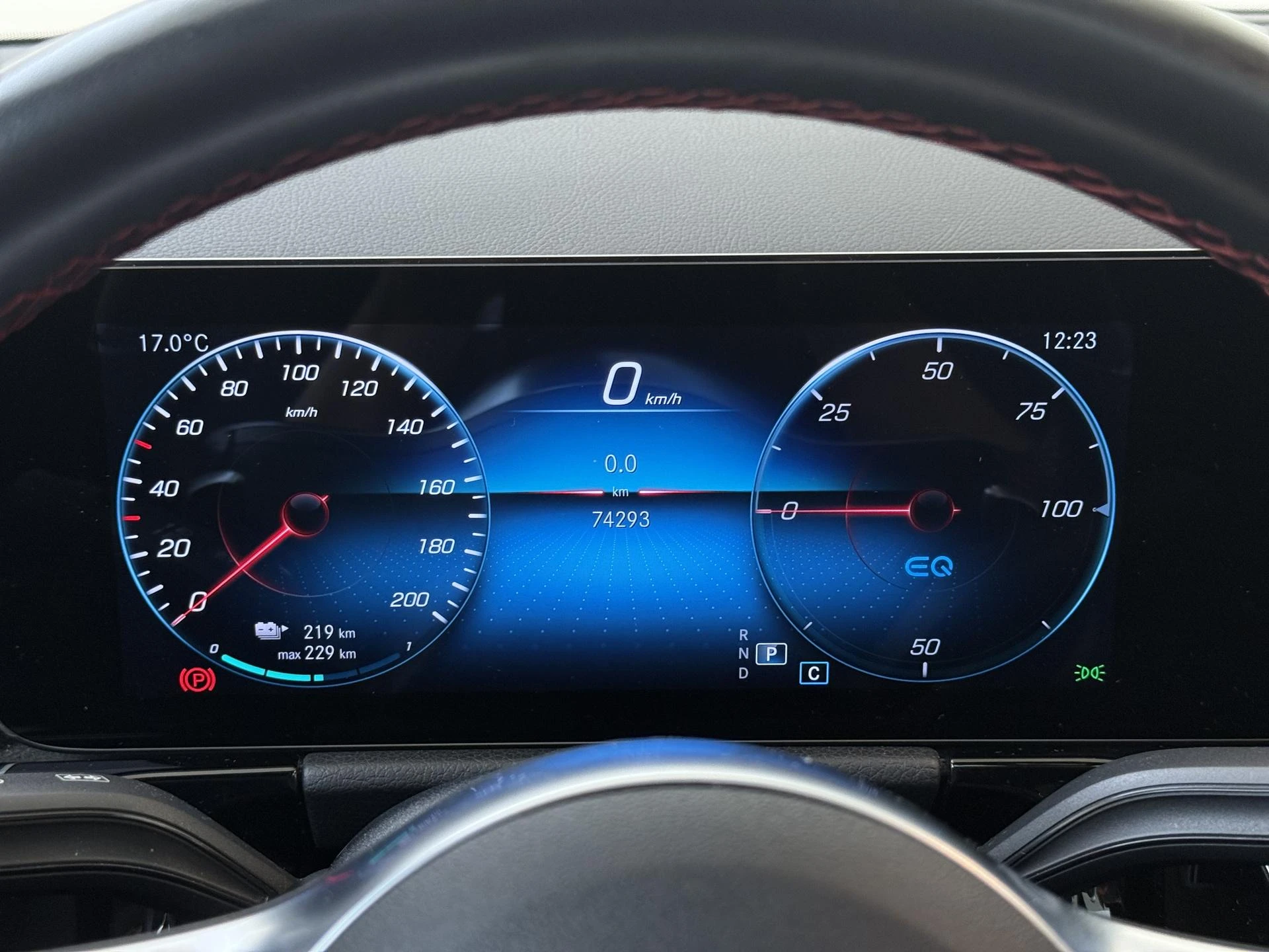 Mercedes-Benz-EQA-image-10