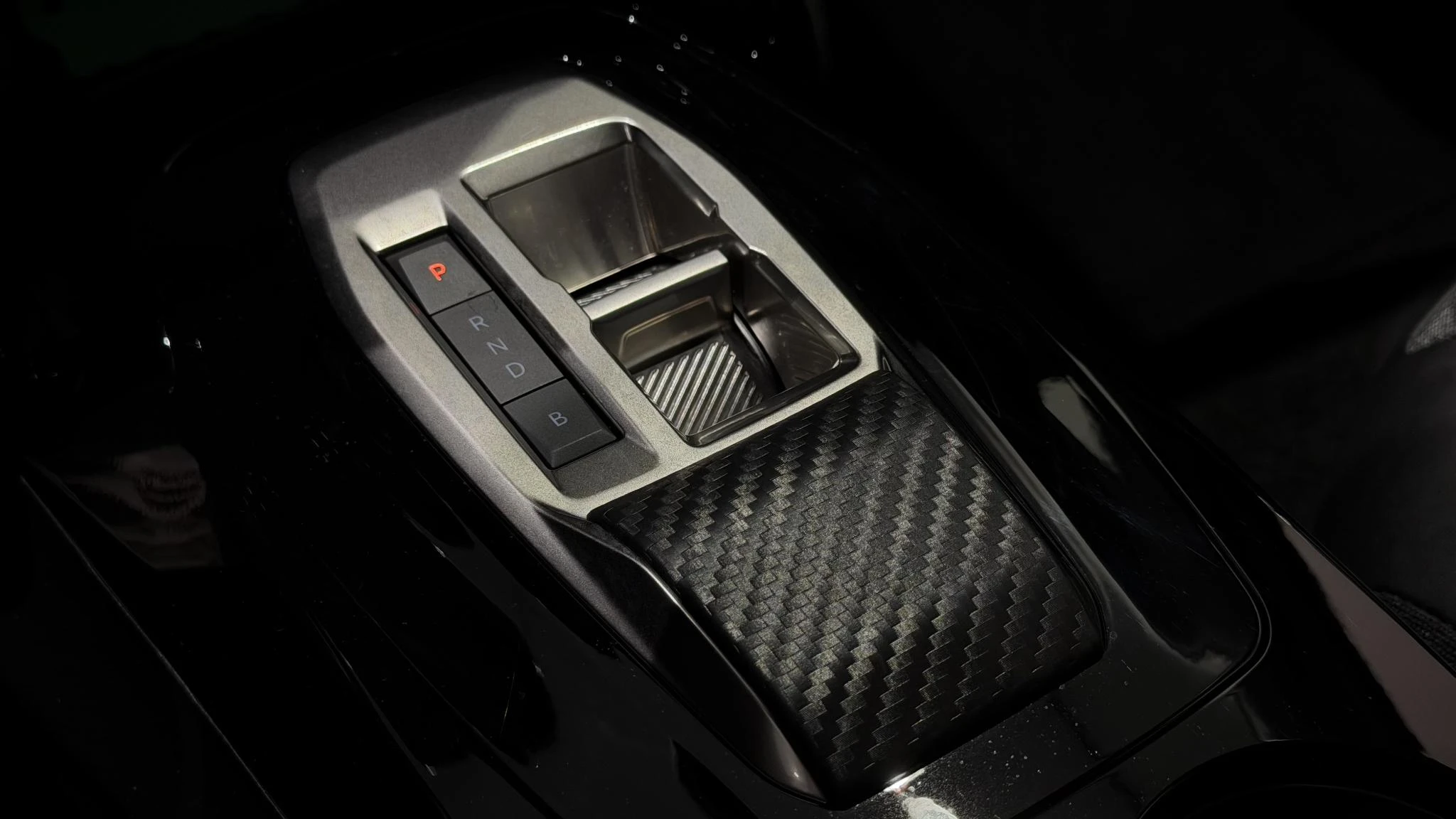 Peugeot-e-2008-image-11