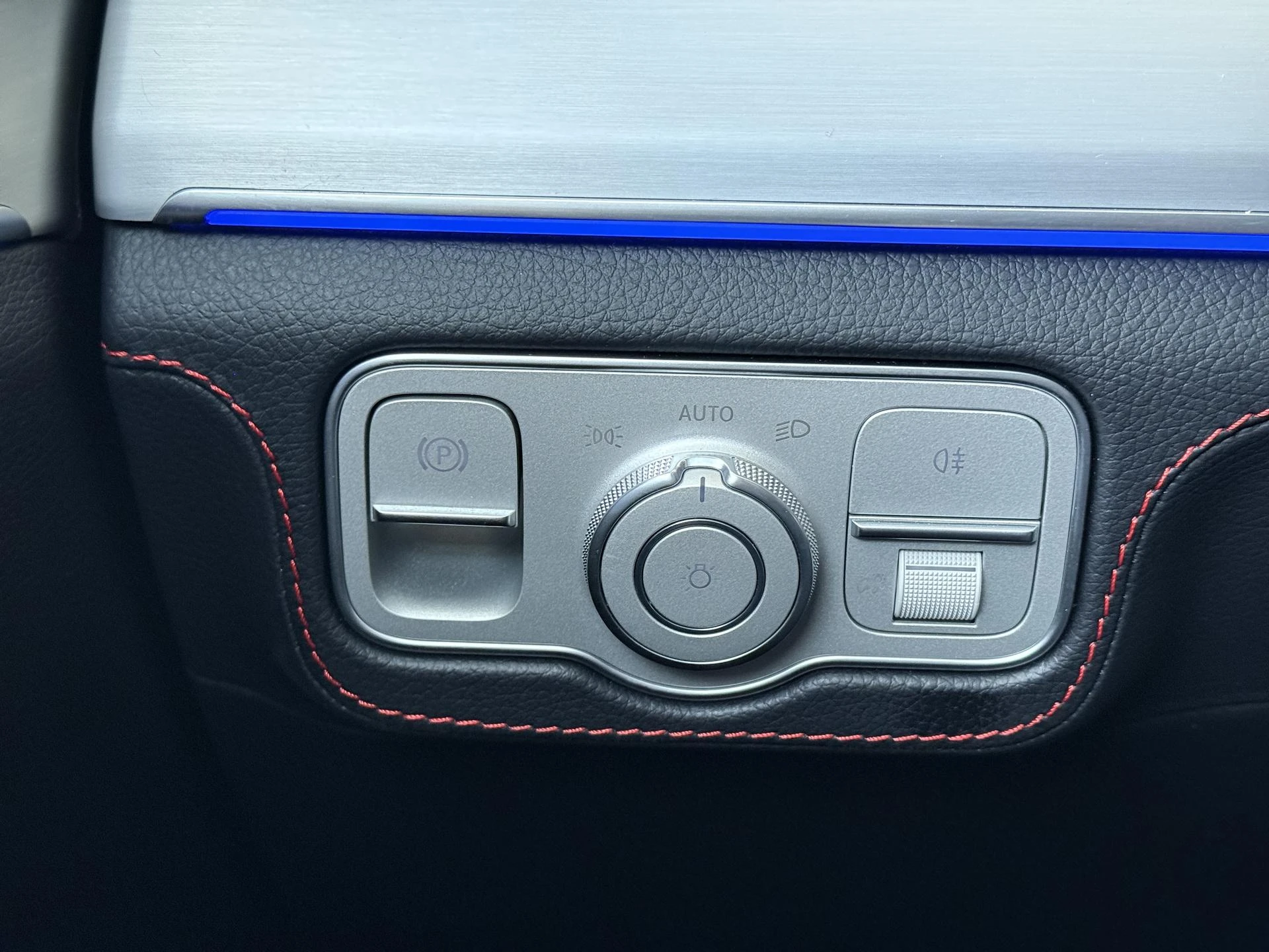 Mercedes-Benz-GLE-image-23