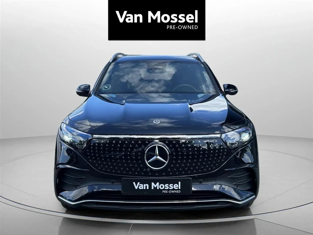 Mercedes-Benz-EQB-image-1