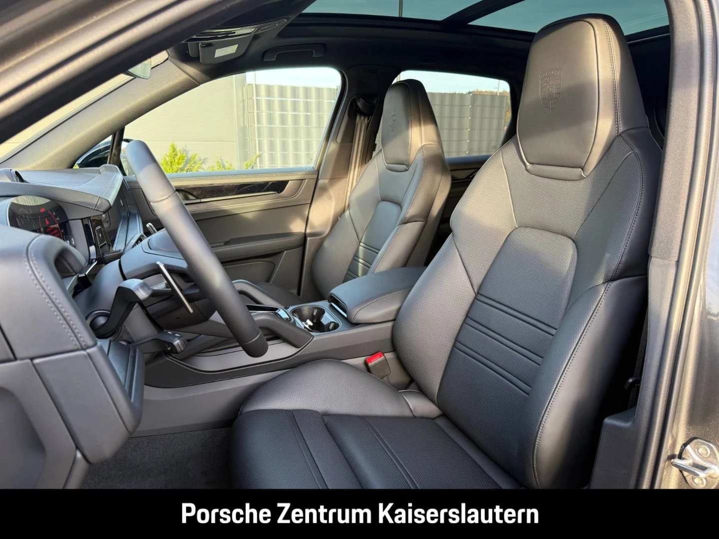Porsche Cayenne E-Hybrid Black Edition HA-Lenkung 21-Zol black edition