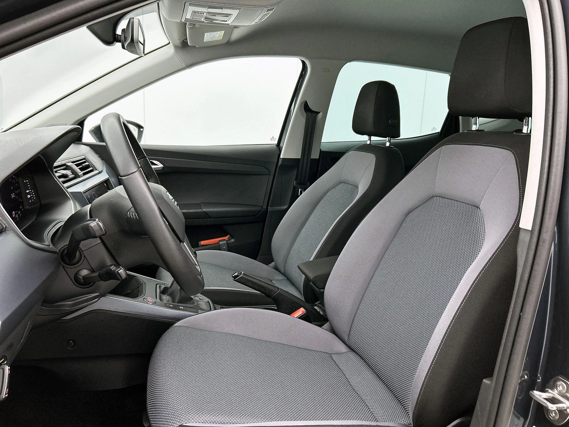 SEAT-Arona-image-34