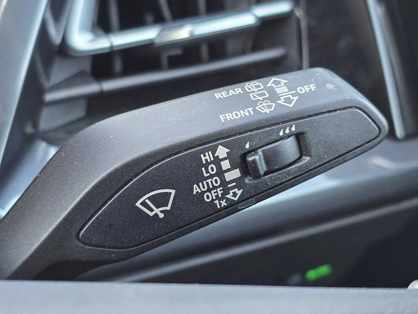 Audi-Q4 e-tron-image-31