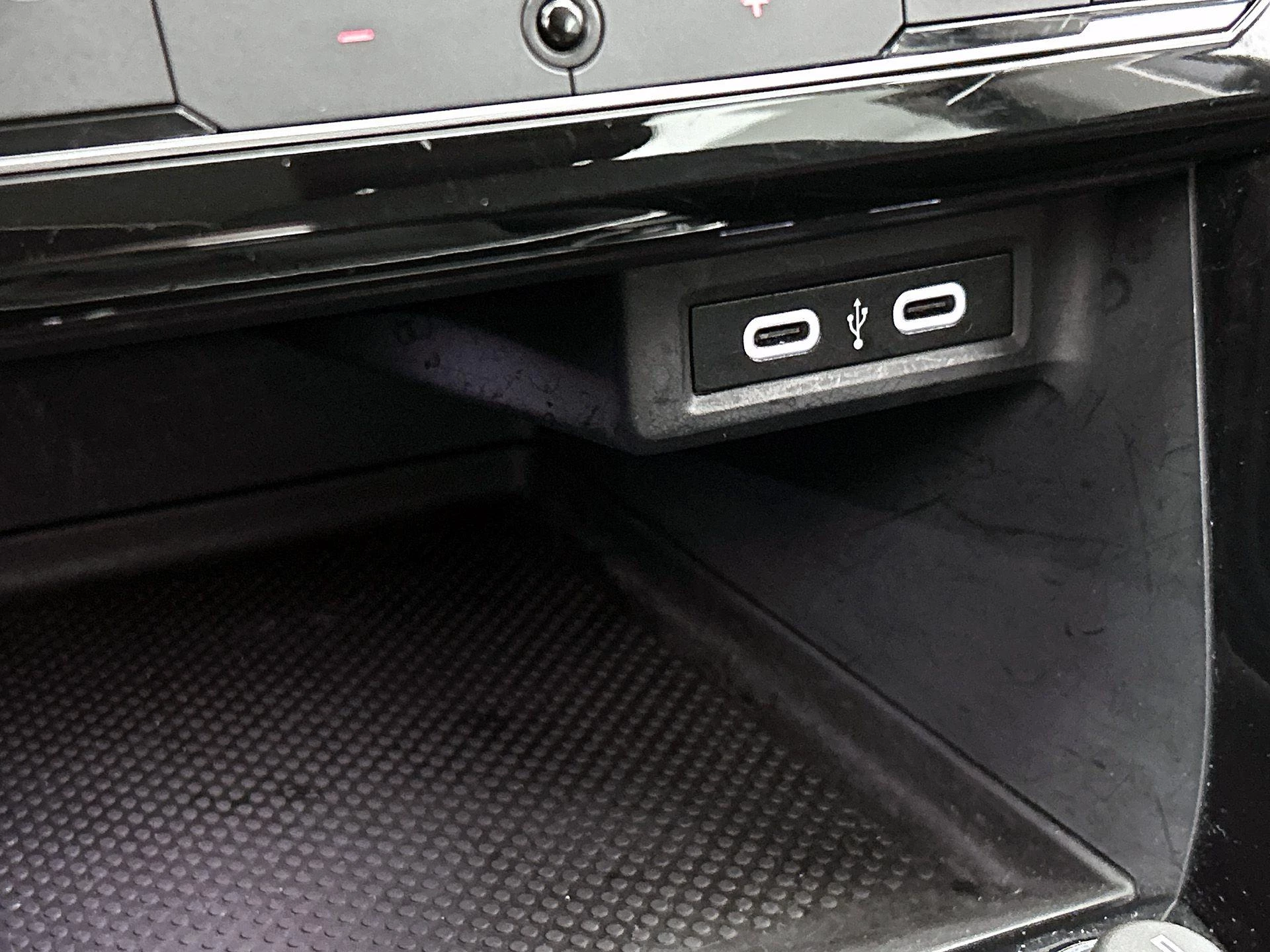 Volkswagen-T-Cross-image-34