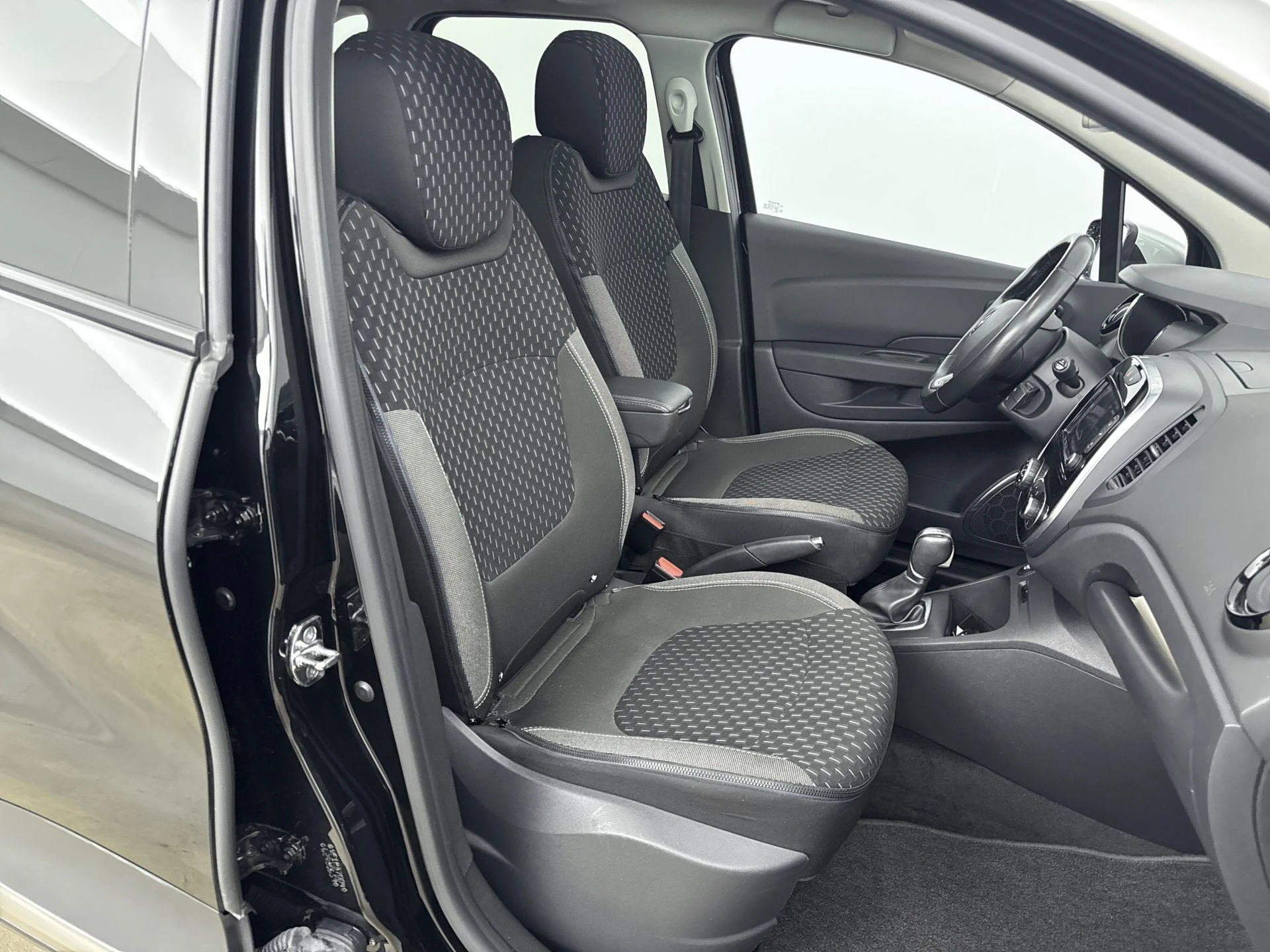 Renault-Captur-image-28