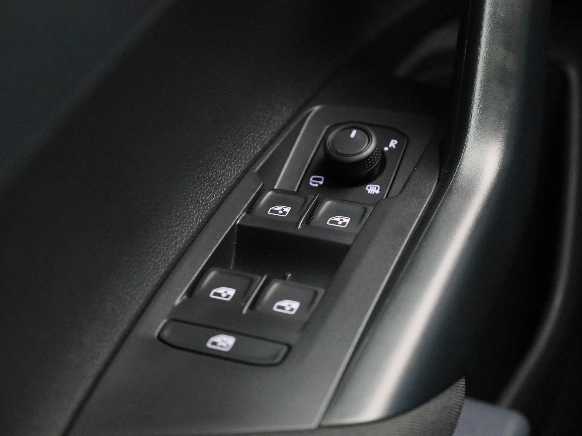 Volkswagen-Polo-image-29