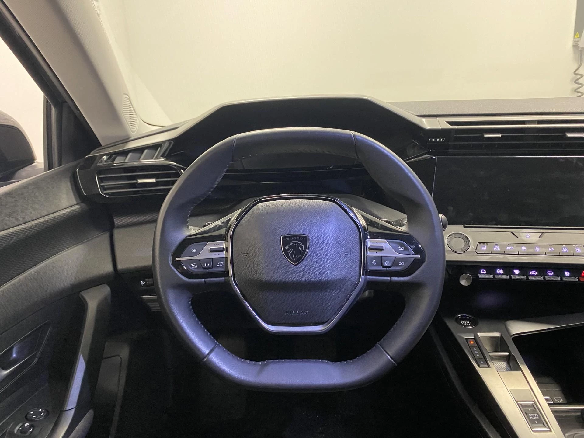 Peugeot-308-image-9