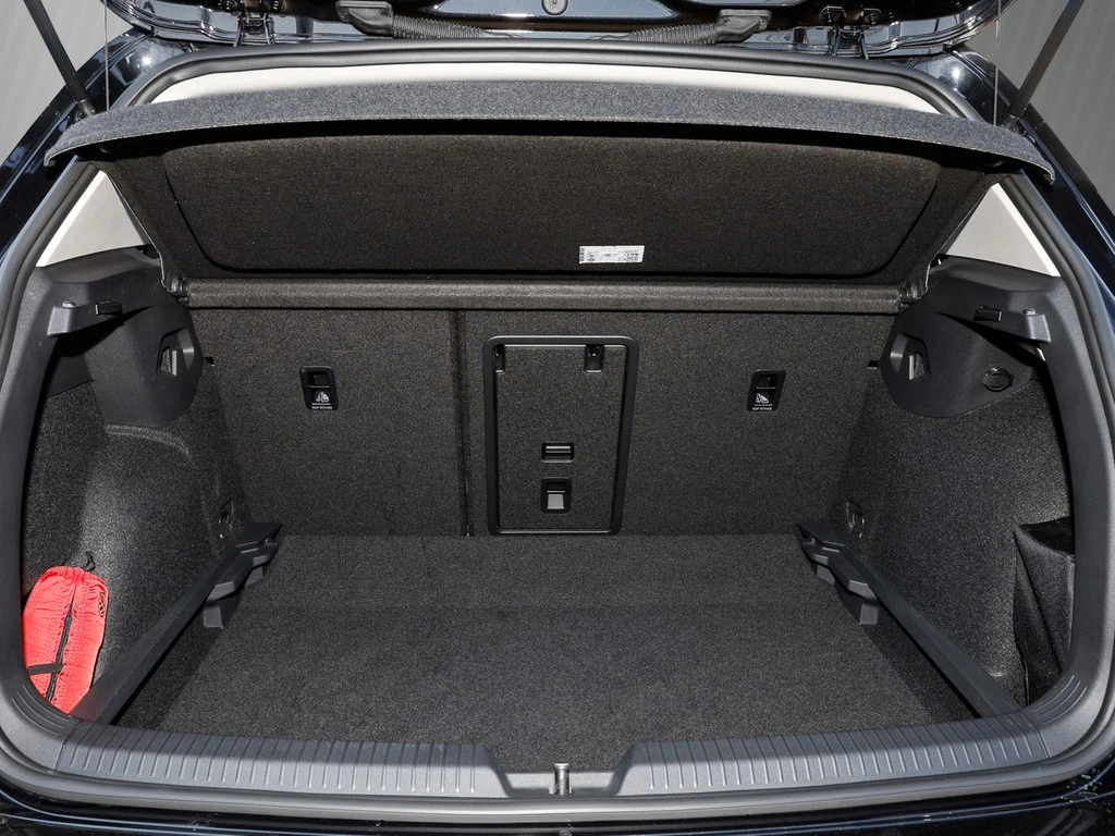 Volkswagen-Golf-image-5