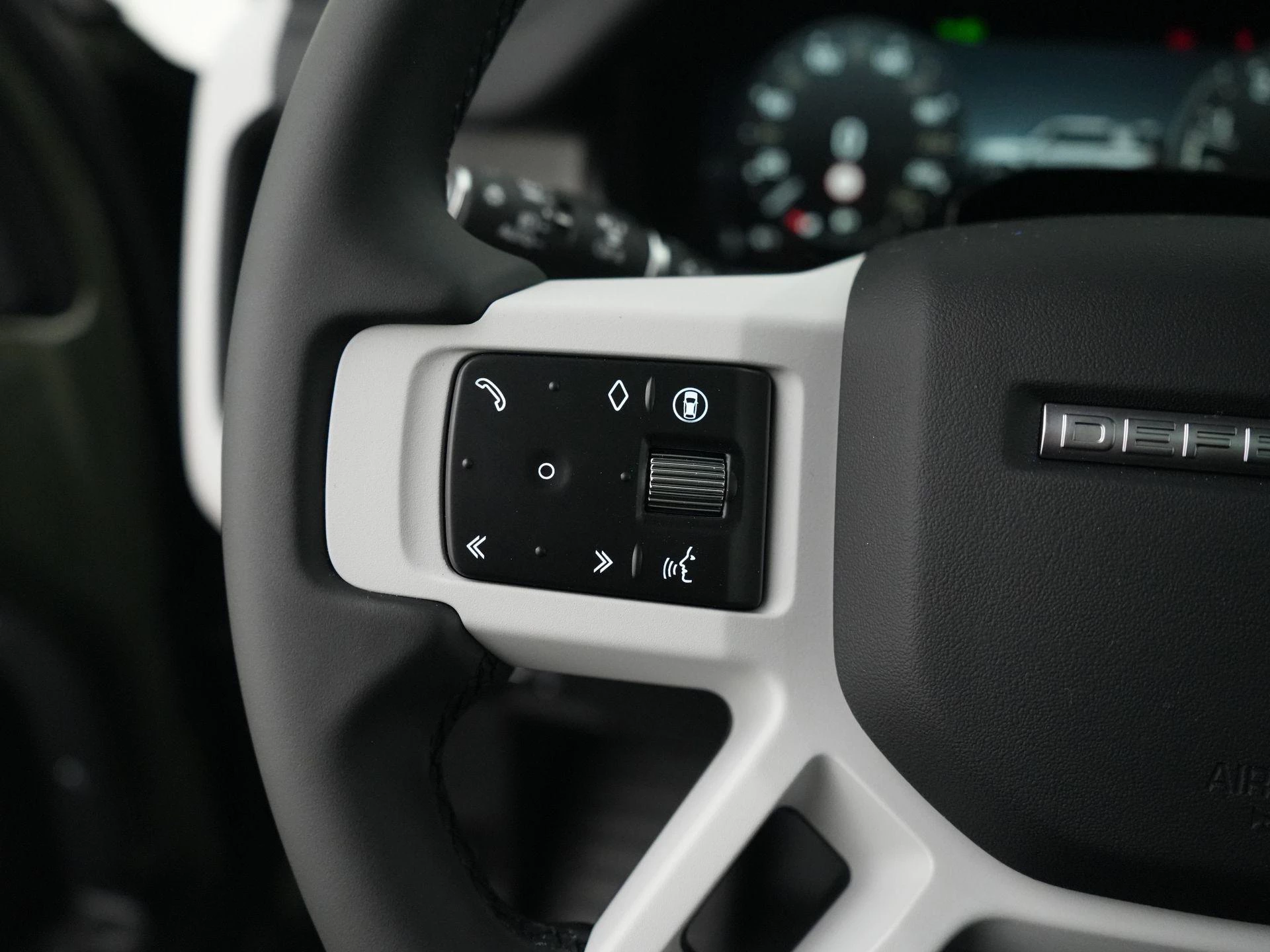 Land Rover-Defender-image-14