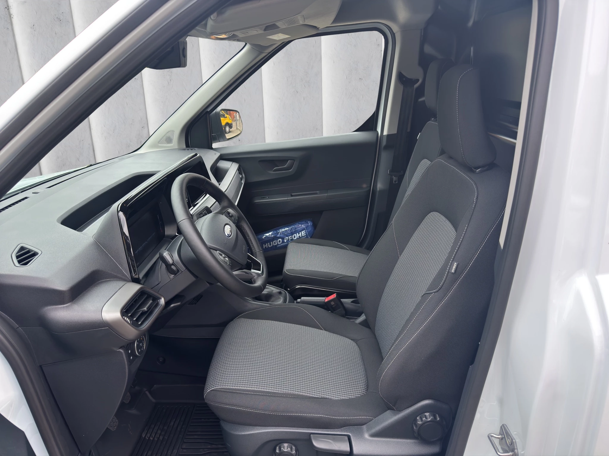 Ford-Transit Courier-image-9