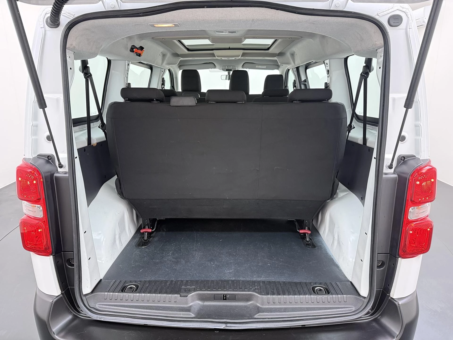 Opel-Vivaro-e-image-11