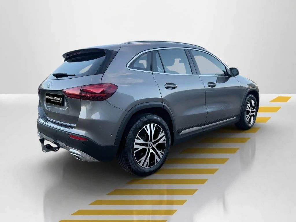 Mercedes-Benz-GLA 200 d-image-14