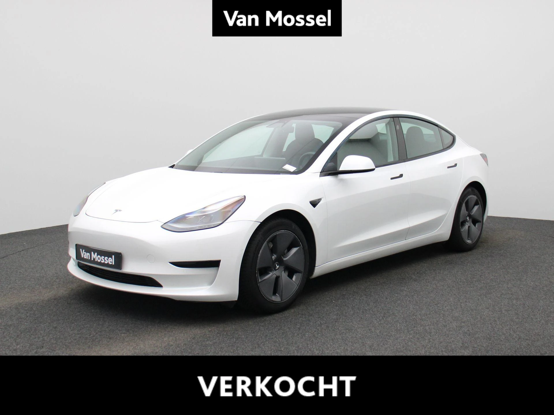 Tesla-Model 3-image-0