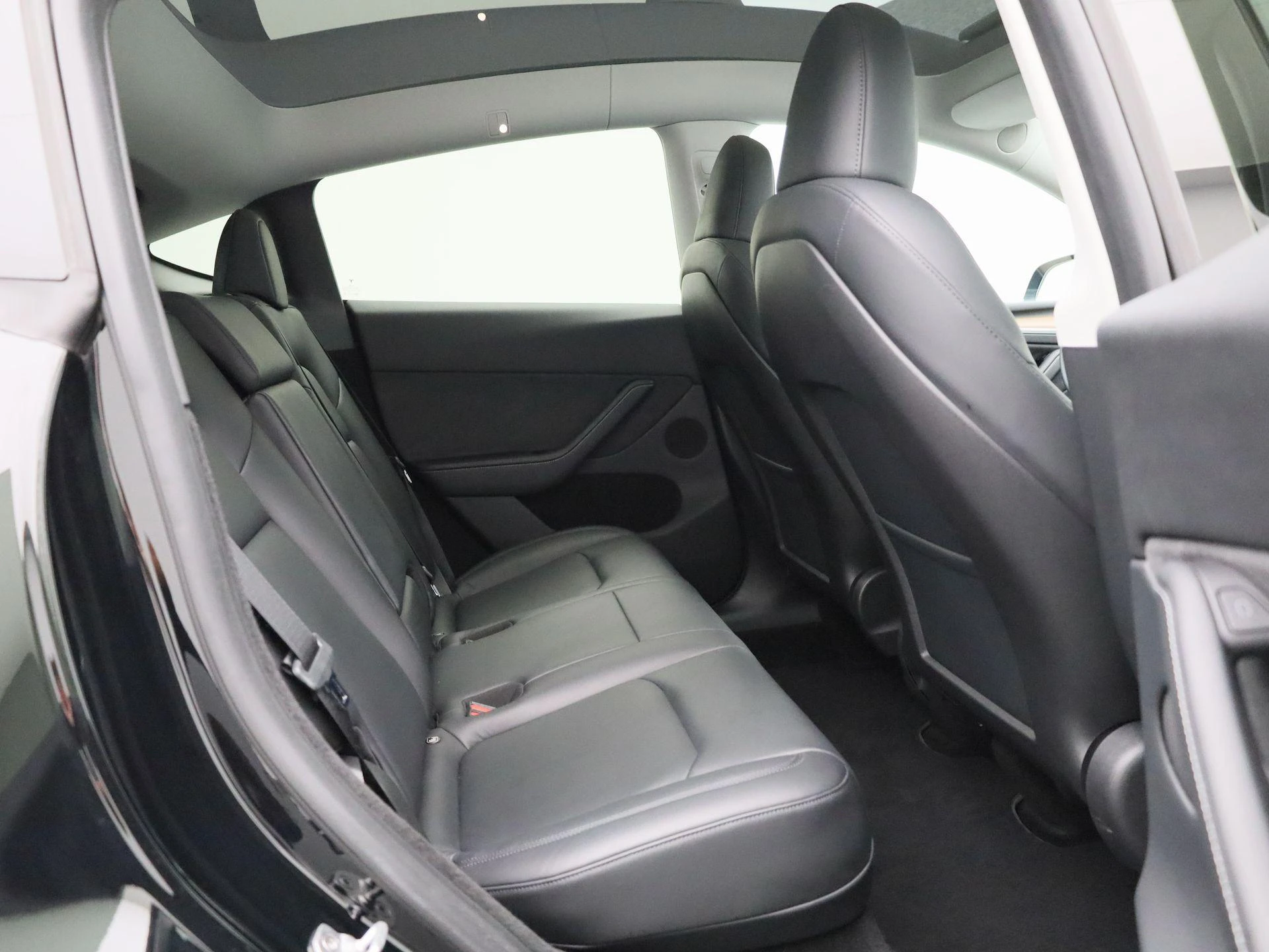Tesla-Model Y-image-40