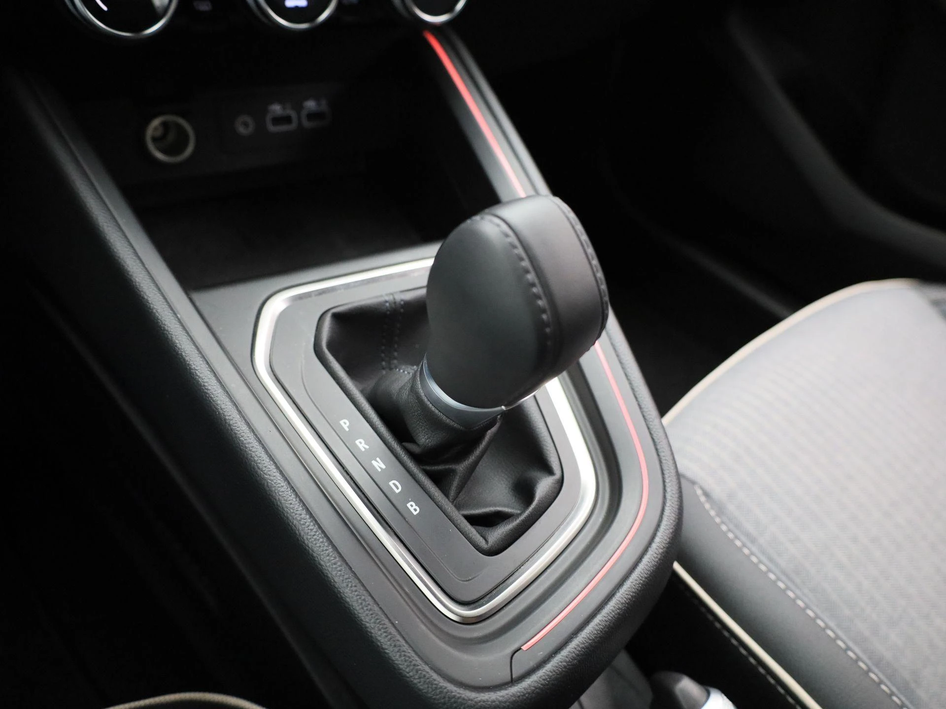 Renault-Clio-image-23
