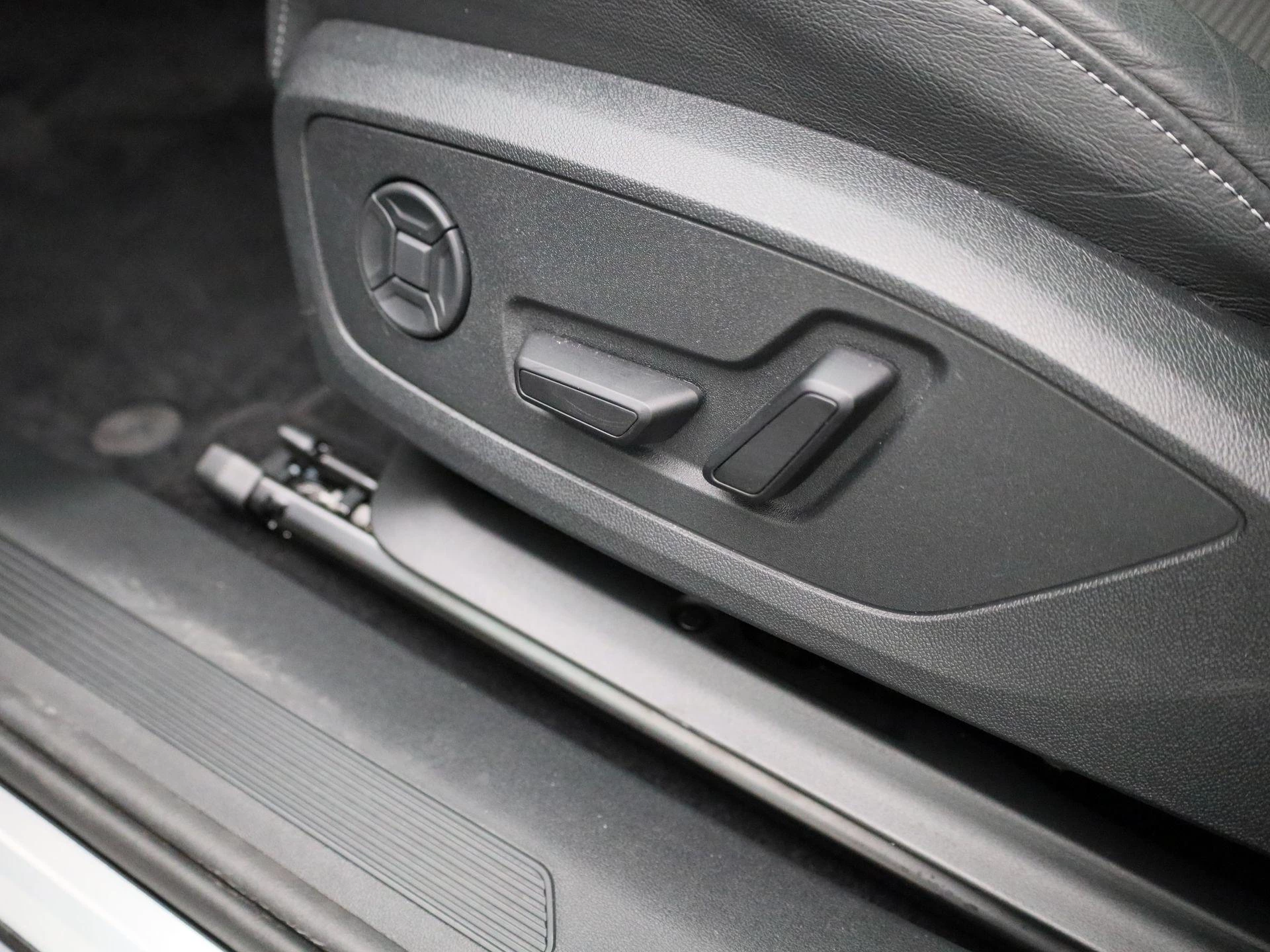Audi-Q4 e-tron-image-36