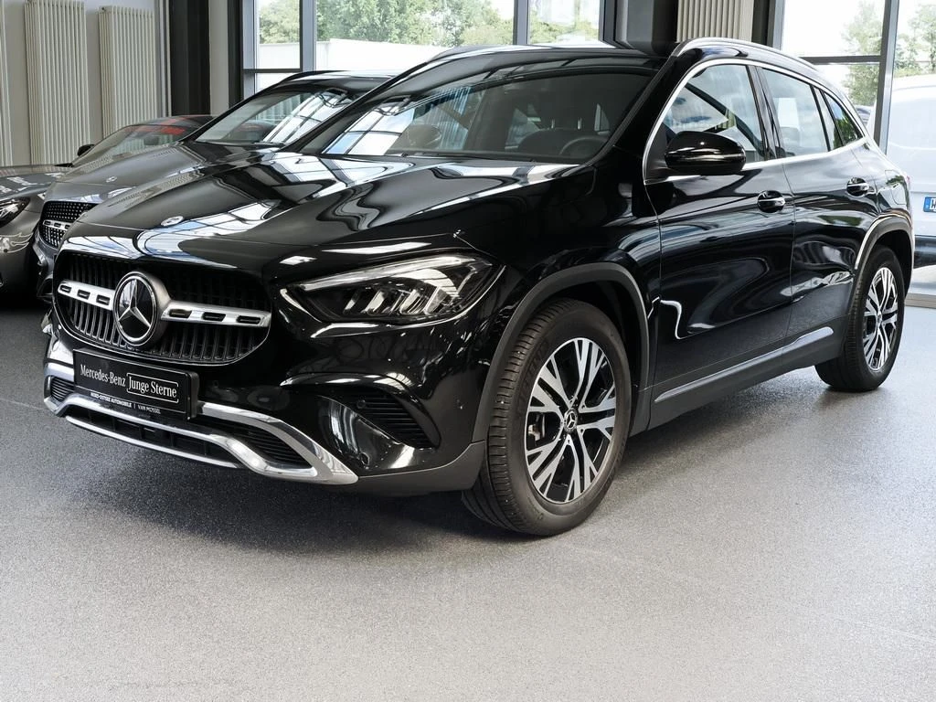 Mercedes-Benz-GLA 200-image-6